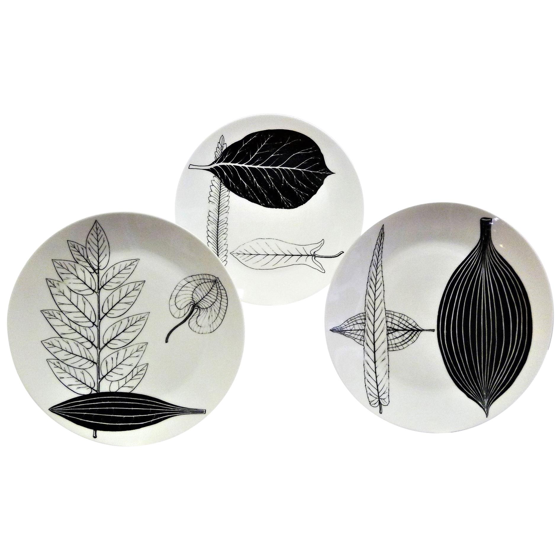 Fornasetti 3 Mid-Century Modern Black and White Foglie Plates Milan, Italy 1950s