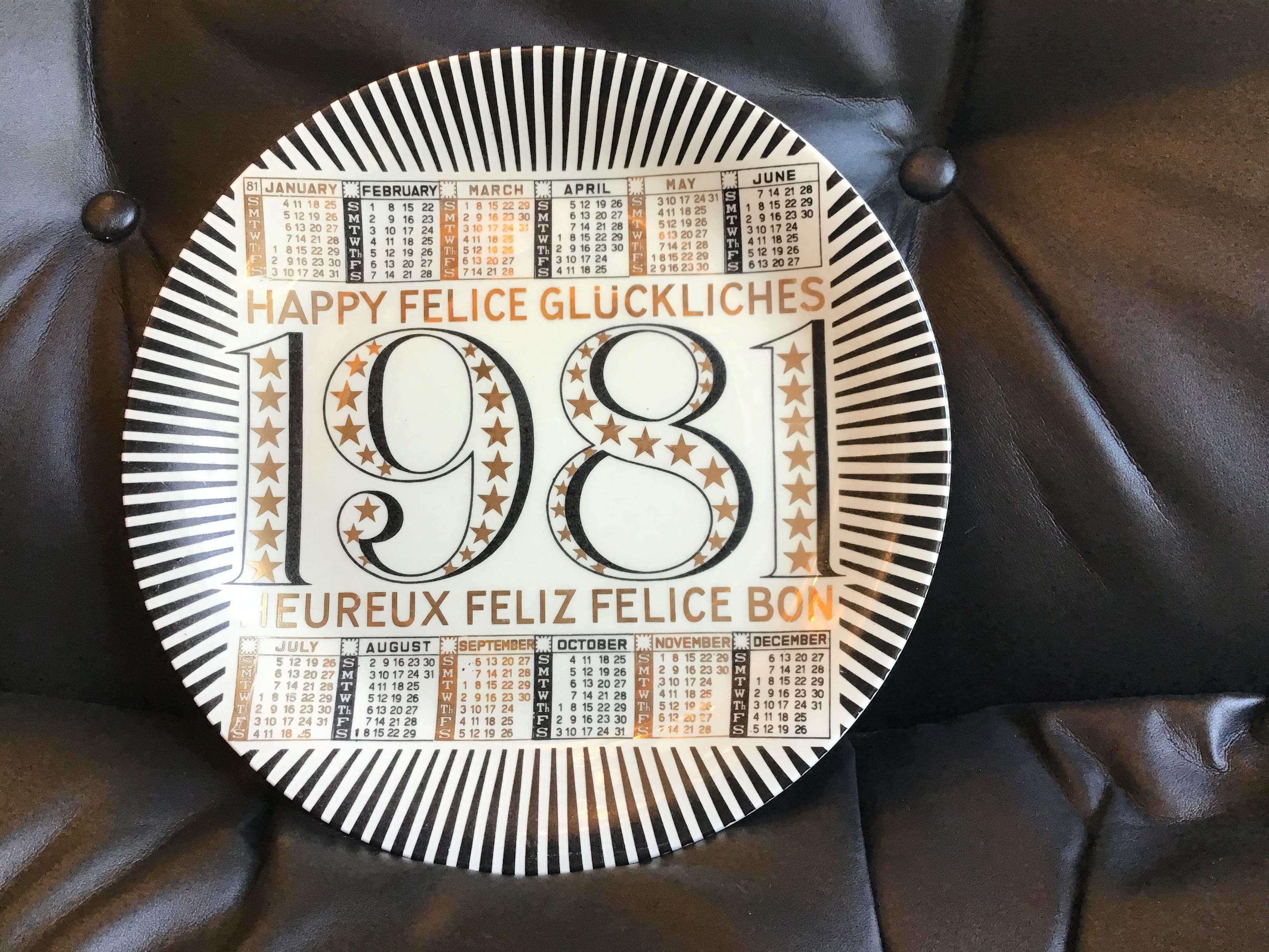 Fornasetti “Calendar Plate n.14” Porcelain 1981 Italy In Excellent Condition In Milano, IT