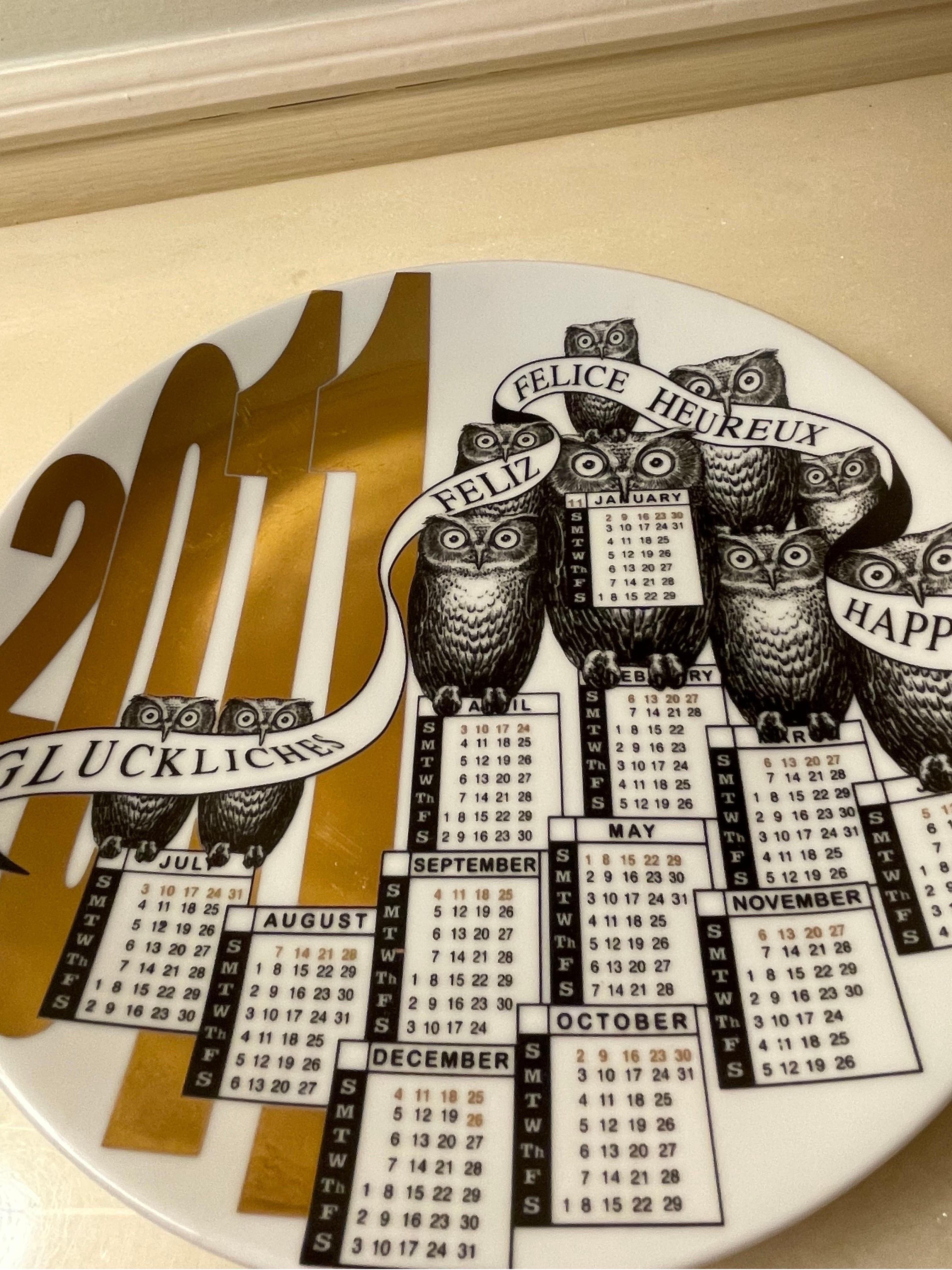 Fornasetti Calender Plate 2011 Porcelain n.44 Italy  In Excellent Condition For Sale In Long Island, NY