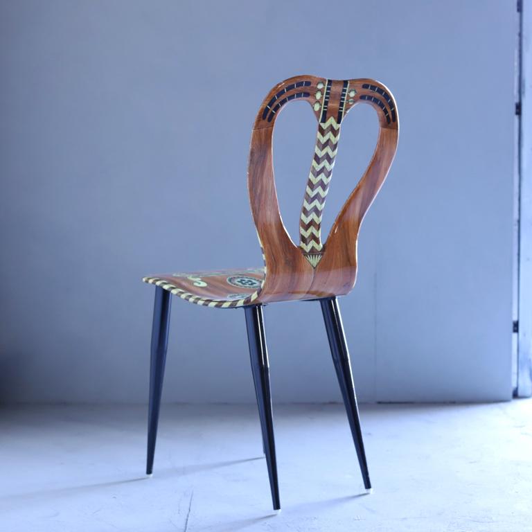 Stuhl „Musicale“ von Fornasetti (Moderne der Mitte des Jahrhunderts) im Angebot