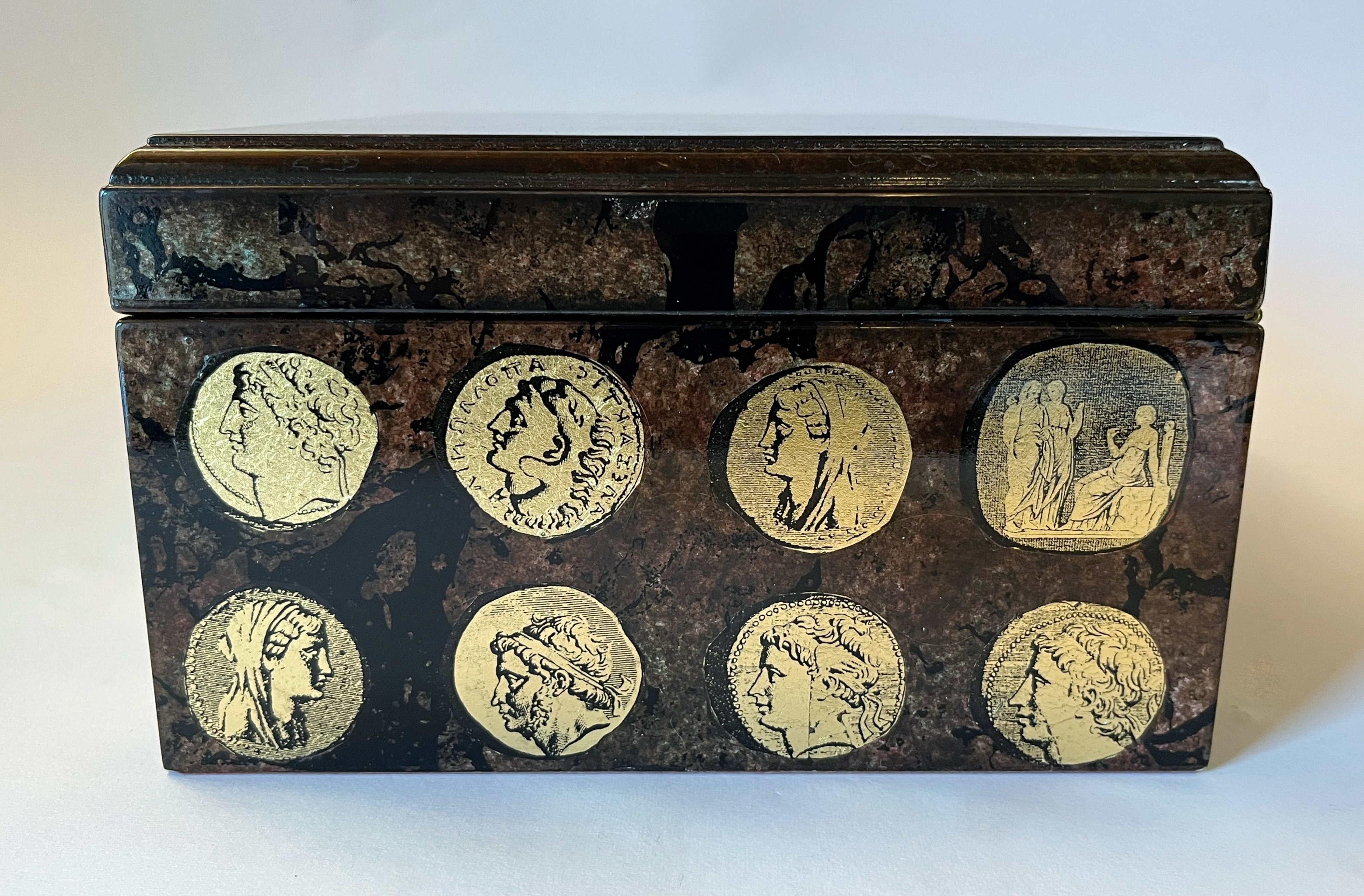 Wood FORNASETTI Cigar Humidor