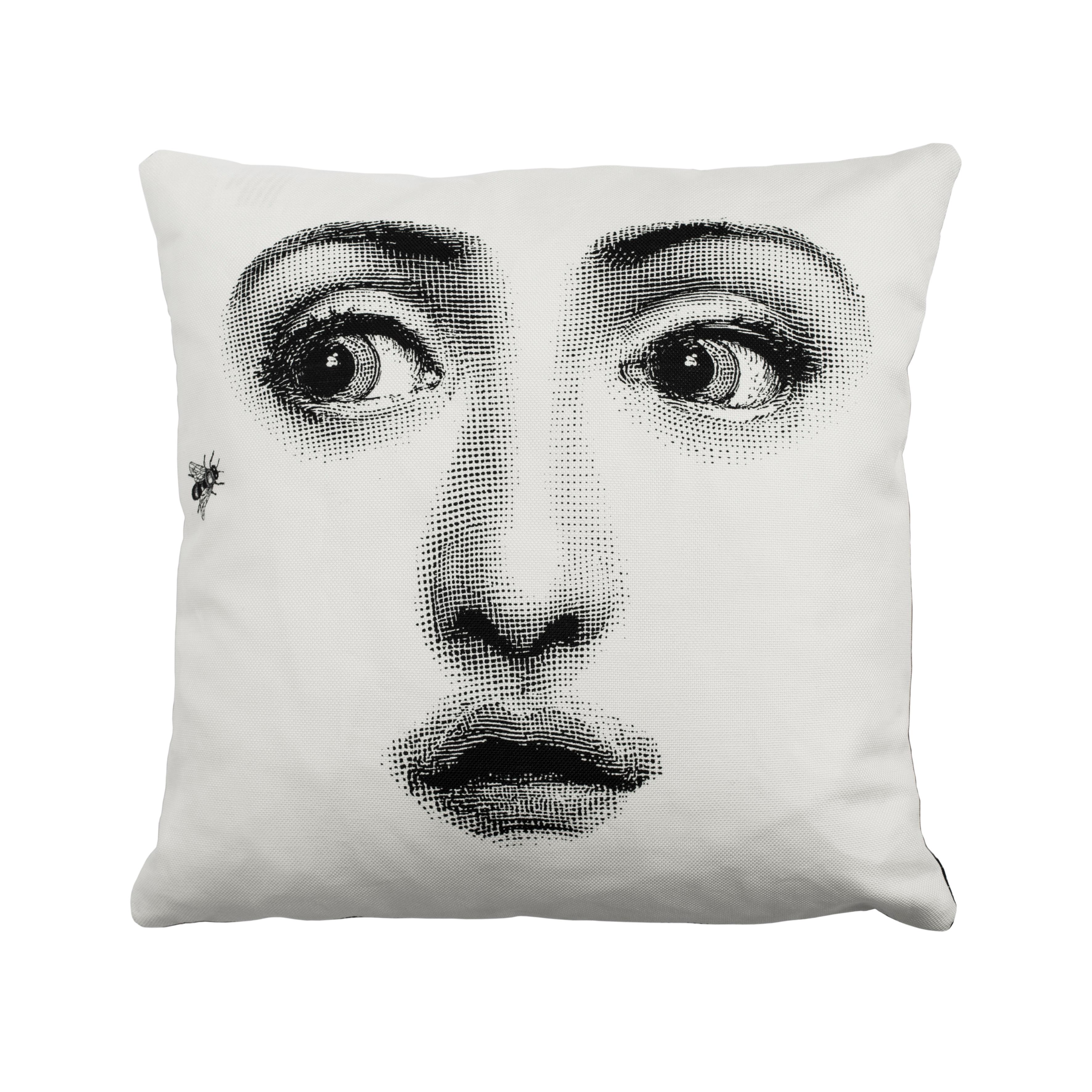 The Fornasetti cushions will add to each room an unexpected detail thanks to the most iconic Italian atelier designs. 

The decoration features two variations from the famous Fornasetti series Tema e Variazioni, inspired by the face of the
