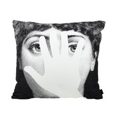 Cuscino Fornasetti Mano Mano della serie Tema e Variazioni Cotone