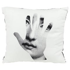 Coussin Fornasetti Mano Hand de la série Tema e Variazioni Coton