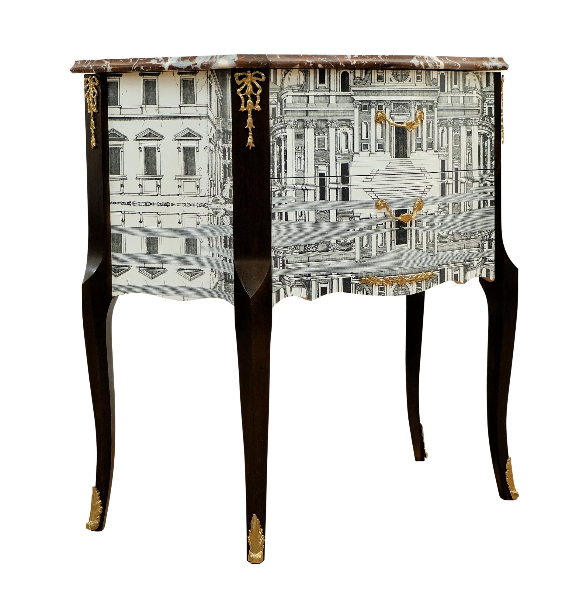 Gustavian chest with Fornasetti Ancient Rome Design and Natural Marble Top. Original cast brass fittings to the drawers and legs. 

Width: 68cm / 26.8
