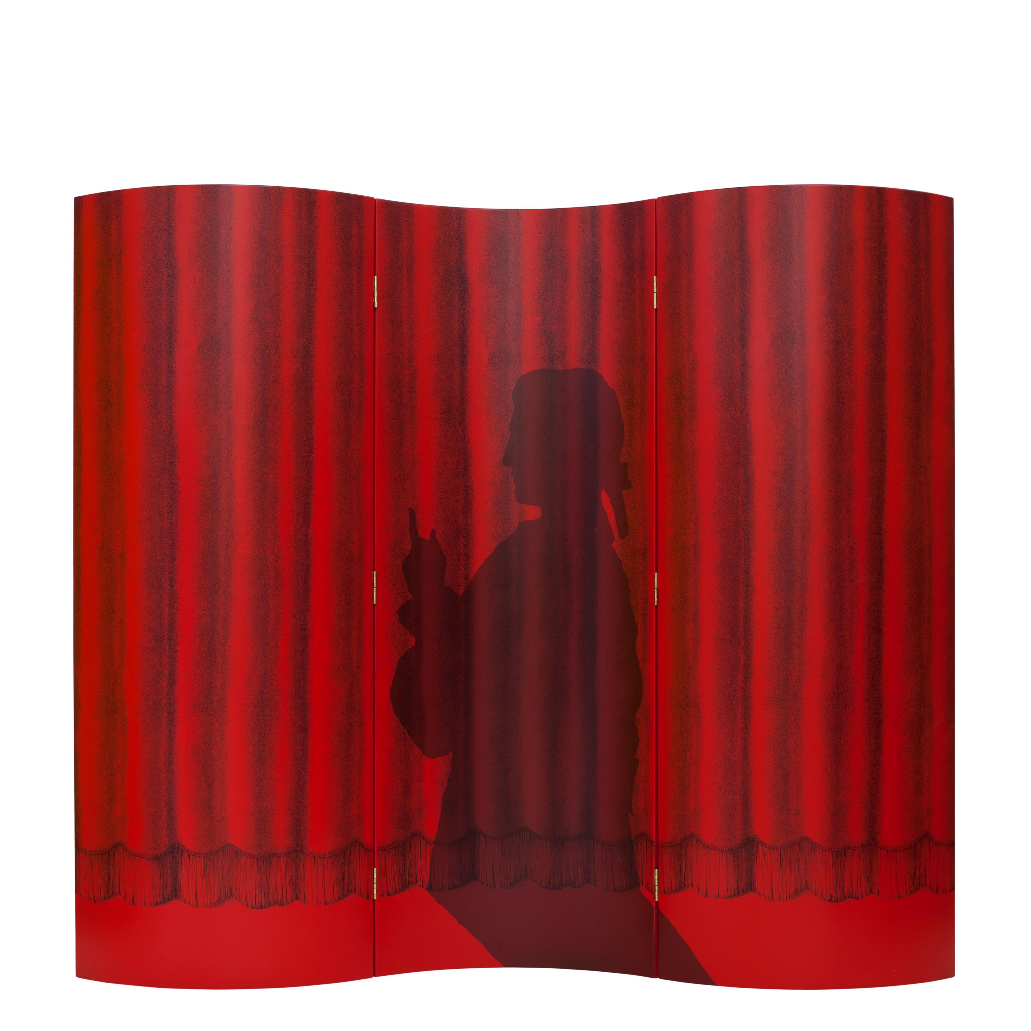 Screens have been a significant part of the Fornasetti artstic production since the founding of the Atelier in the 1950s. Since then, Fornasetti uses screens to redesign spaces through his imaginative designs.
All Fornasetti home accessories are