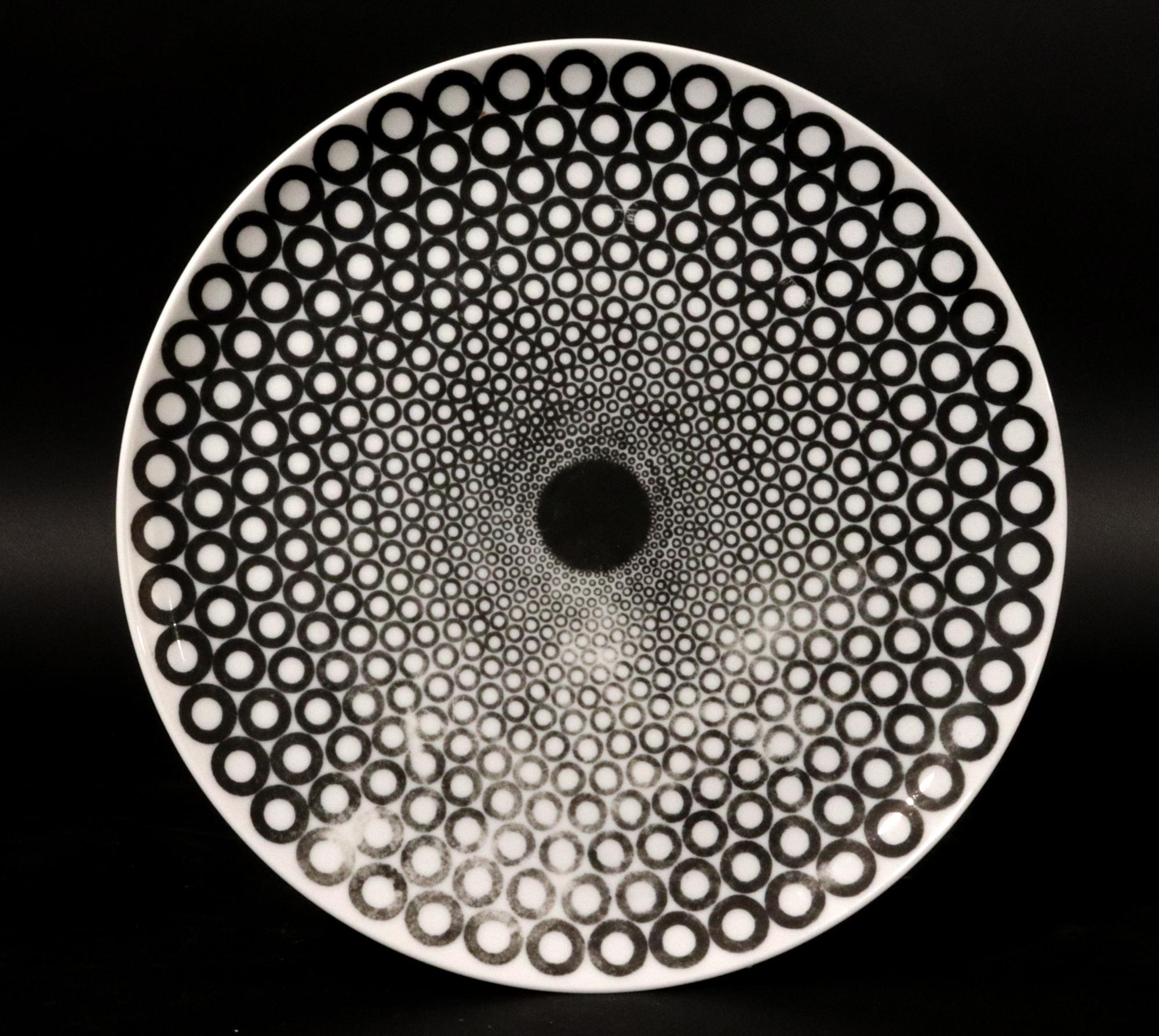 Fornasetti Egocentrismo Porcelana Platos Op Art Geométricos, Seis Platos en venta 4