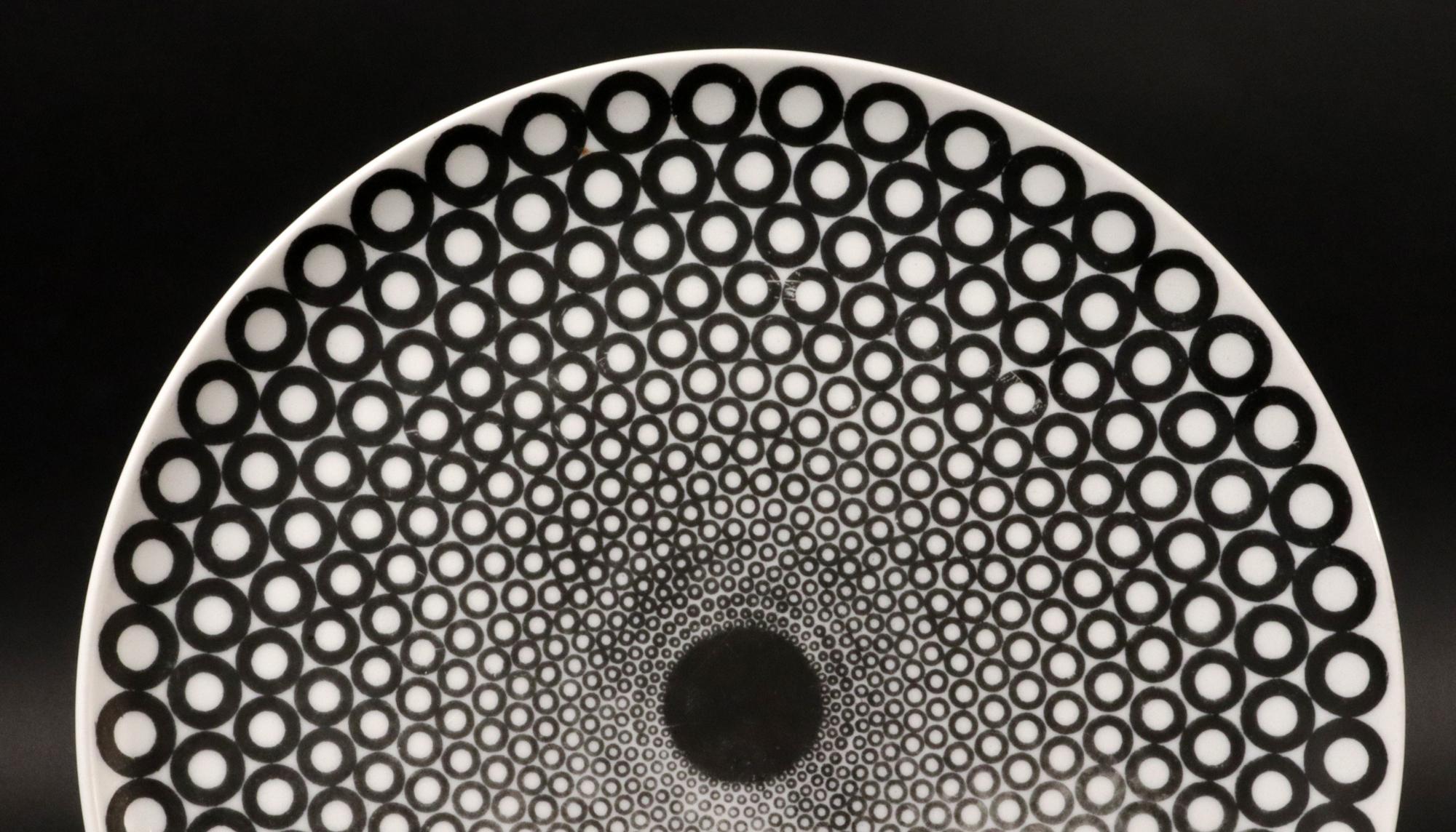 Fornasetti Egocentrismo Porcelana Platos Op Art Geométricos, Seis Platos en venta 6