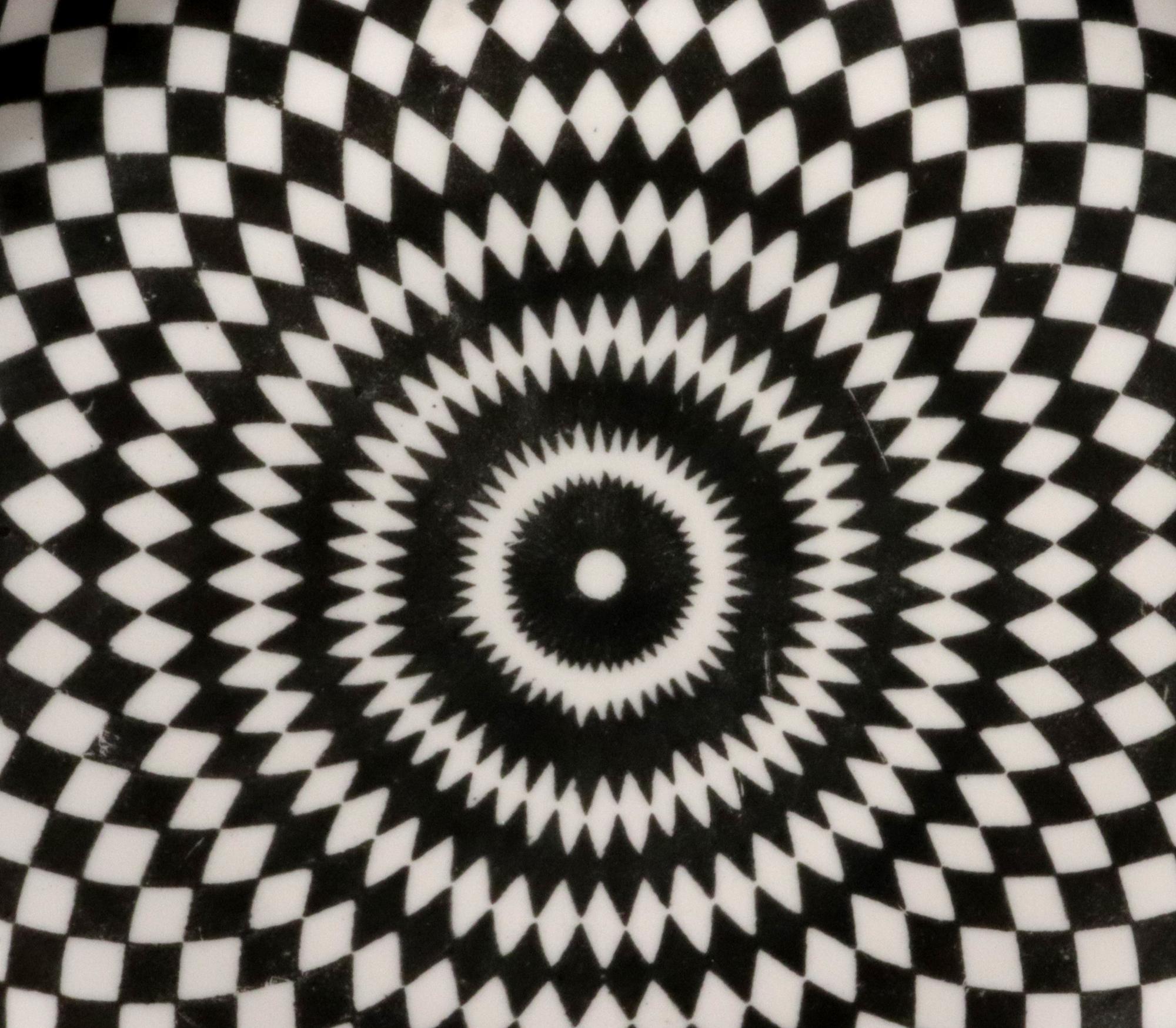 Fornasetti Egocentrismo Porcelana Platos Op Art Geométricos, Seis Platos en venta 13