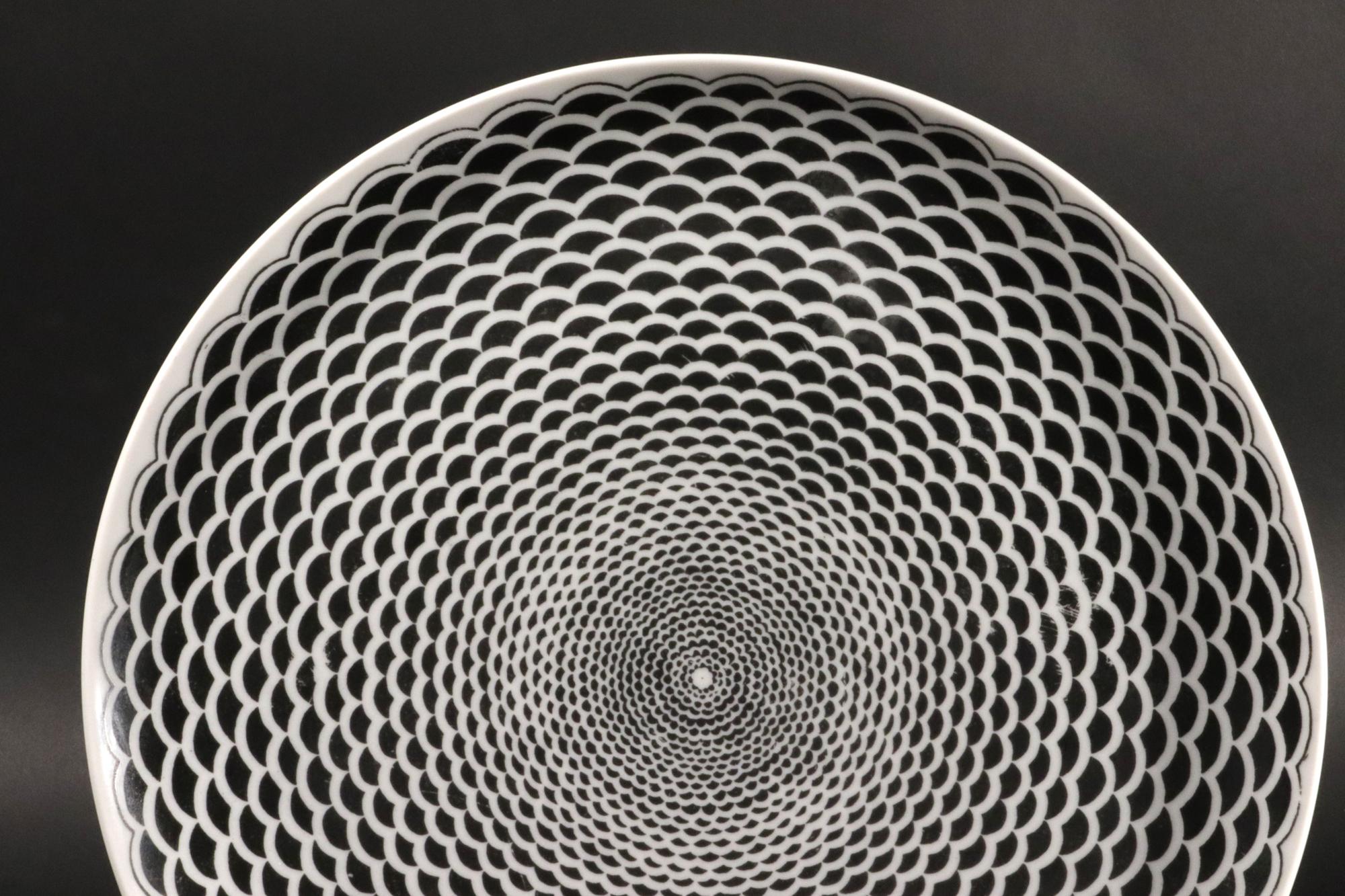 Fornasetti Egocentrismo Porcelana Platos Op Art Geométricos, Seis Platos en venta 3