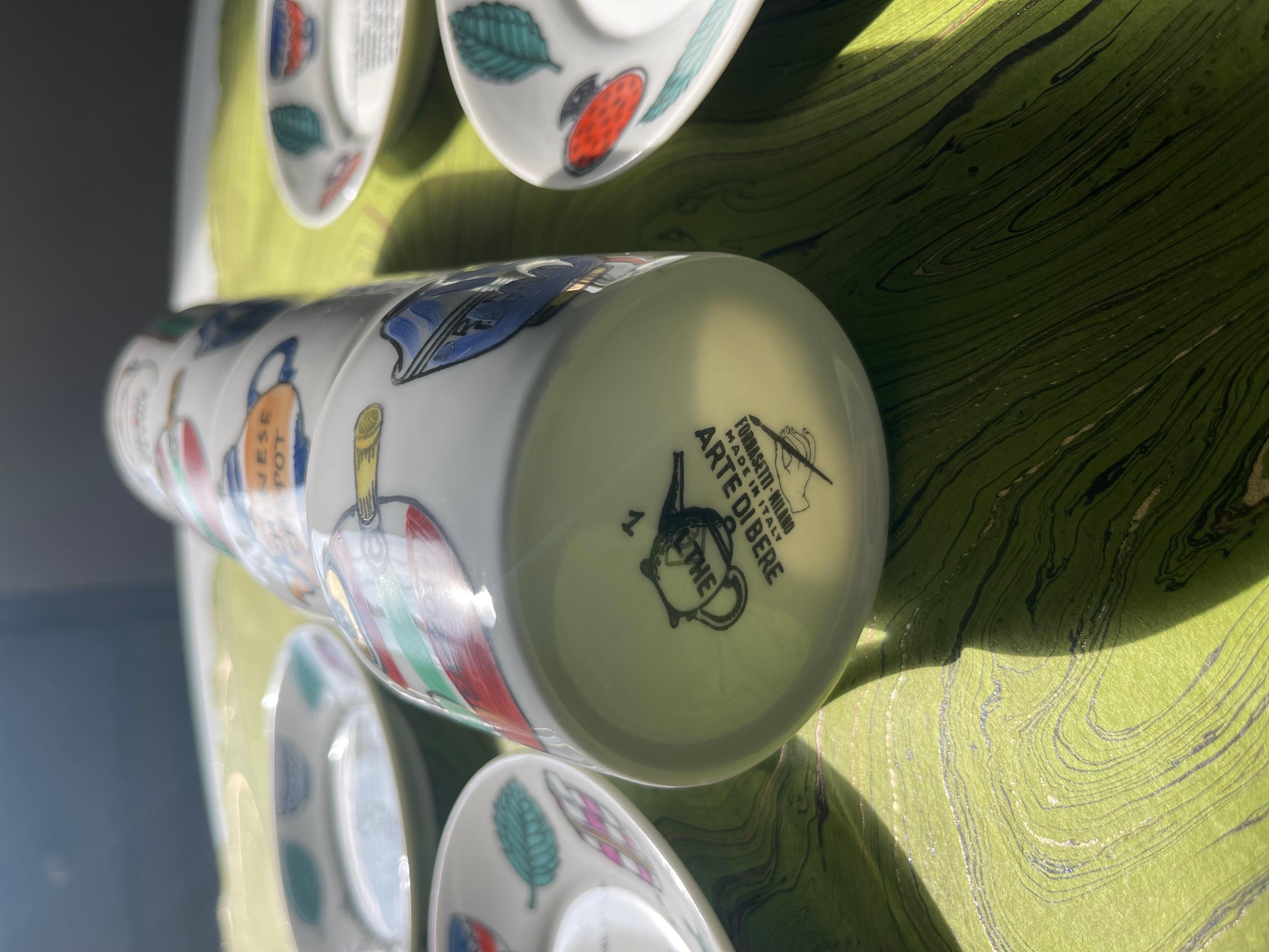 Fornasetti Juego de té de ocho piezas pintado a mano de la serie 