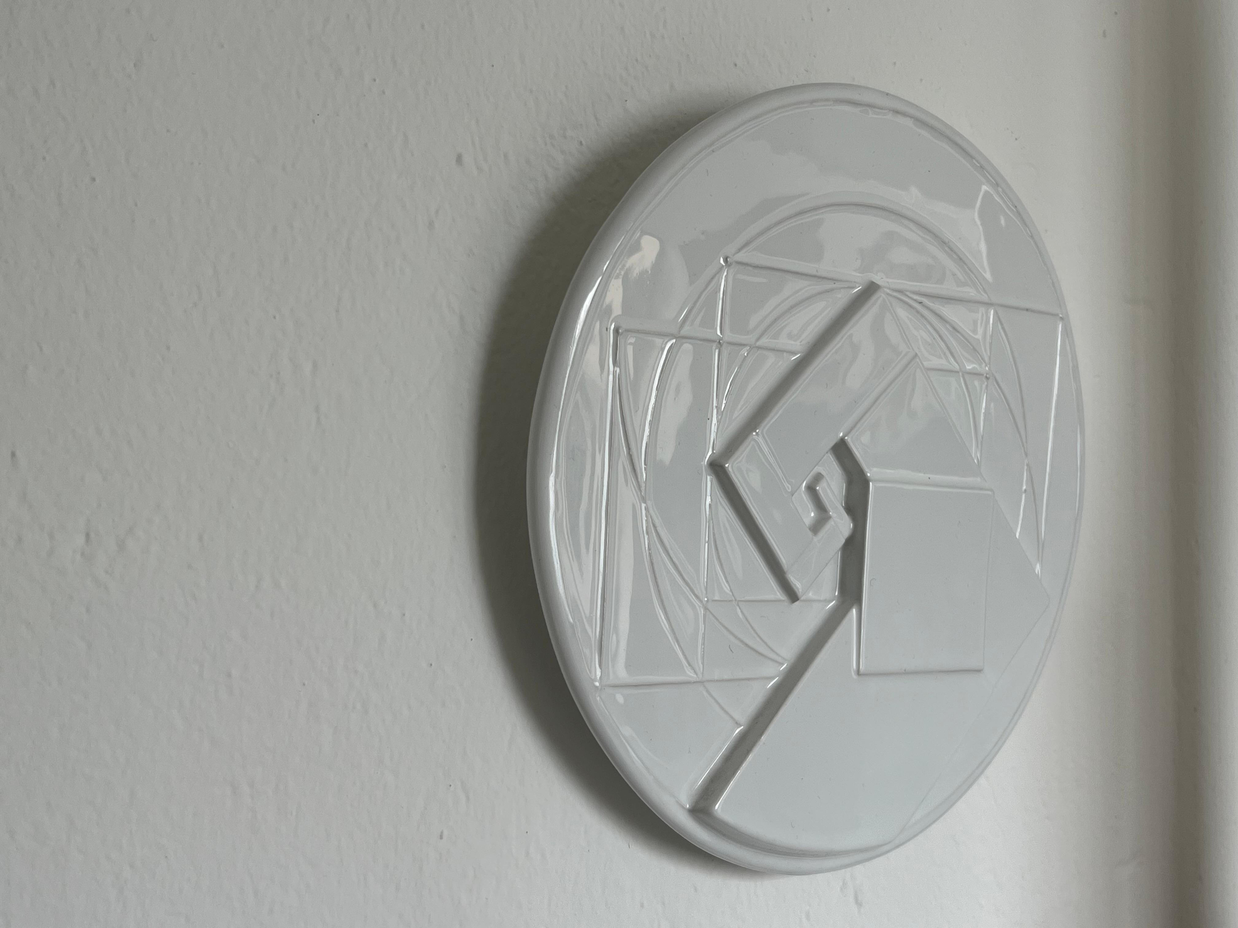 Plato decorativo Fornasetti pintado a mano, 