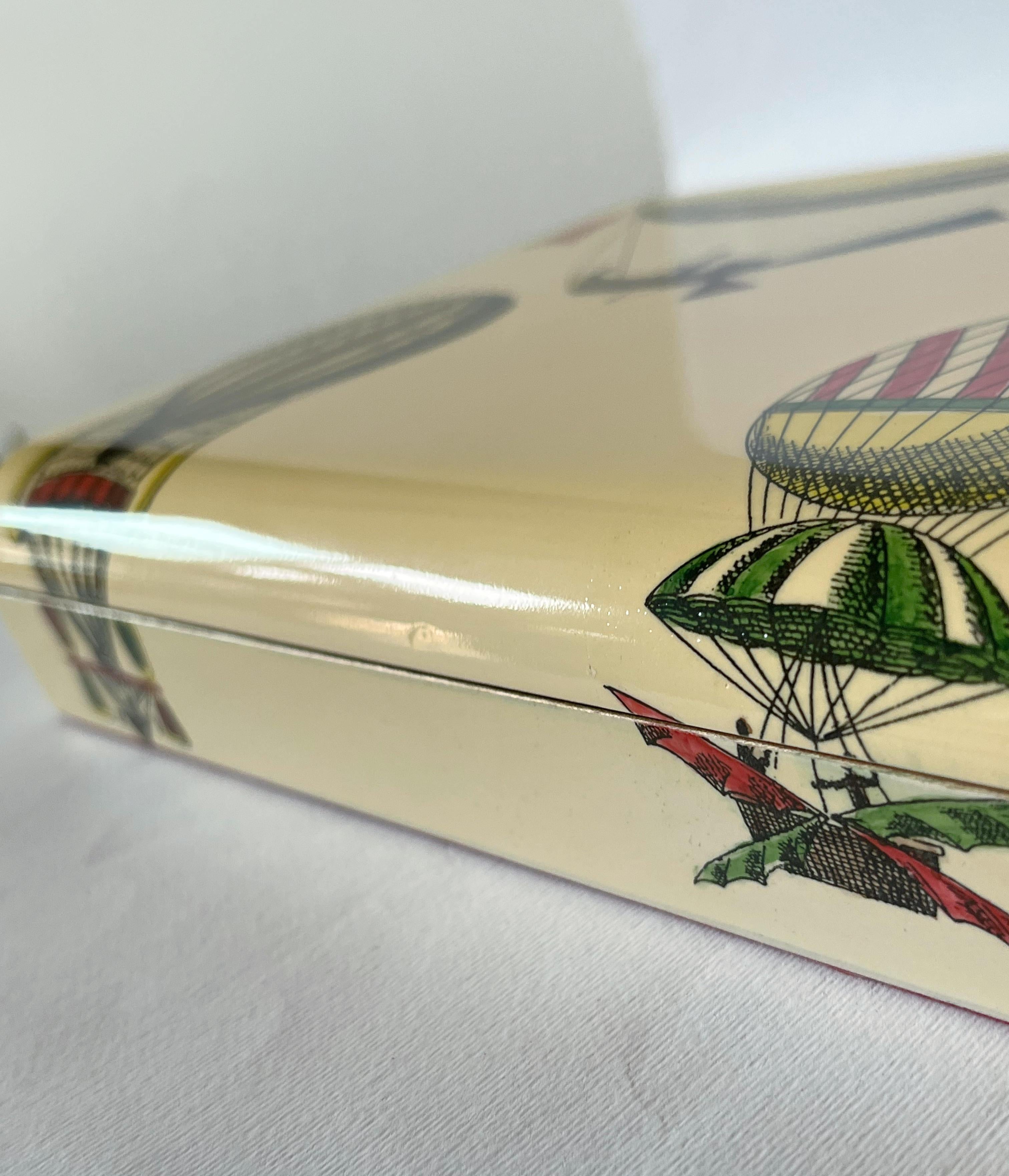 20ième siècle FORNASETTI Jeu de cartes de poker Montgolfière Boîte de jeu en vente