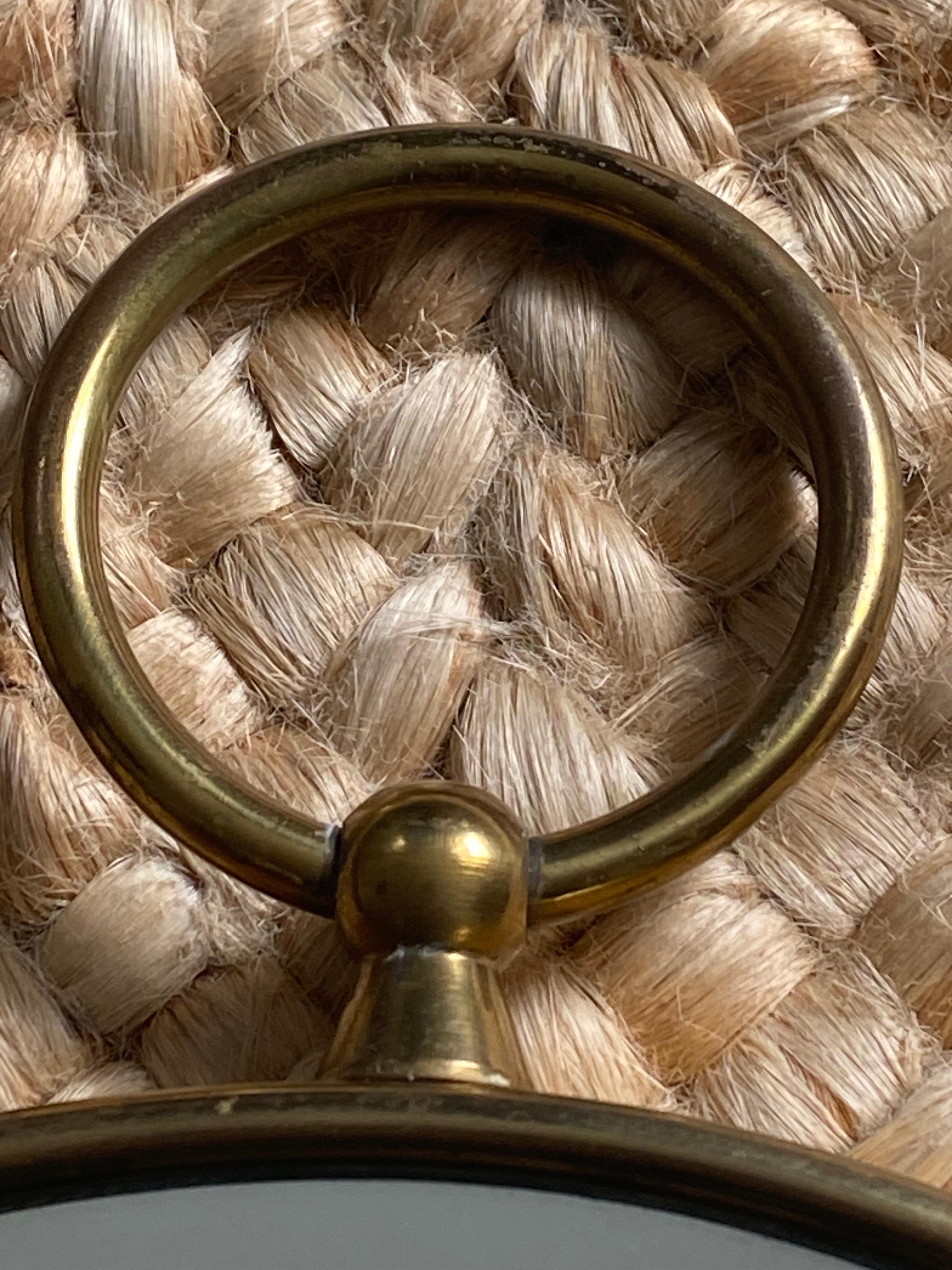 Mid-Century Modern Fornasetti Italie, crochet à anneau rond miroir convexe œil de taureau en laiton du milieu du siècle dernier en vente