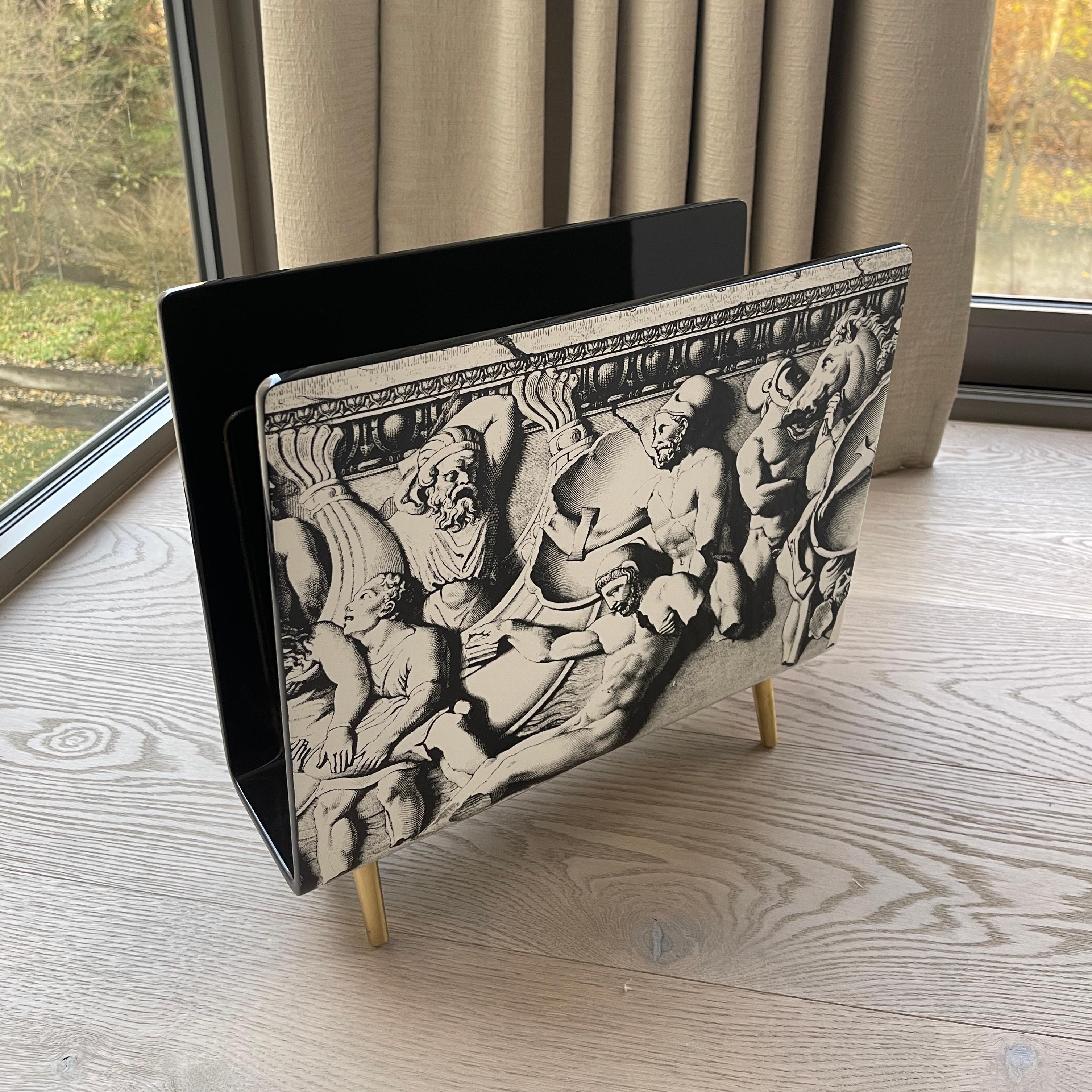 Portariviste Fornasetti - Bassorilievo In condizioni ottime in vendita a PRAHA 8, CZ