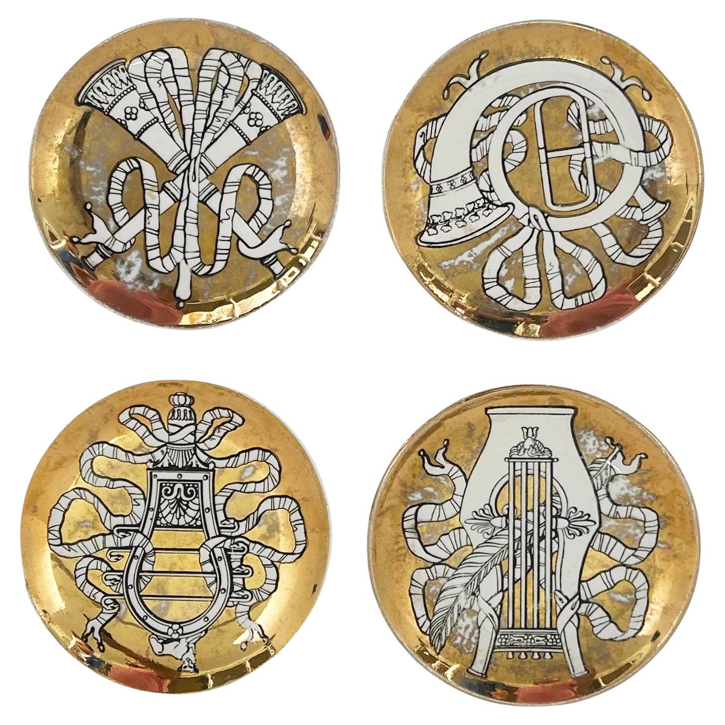 Ensemble de 4 sous-verres dorés Musicalia de Fornasetti Milano, Italie pour Bonwit Teller