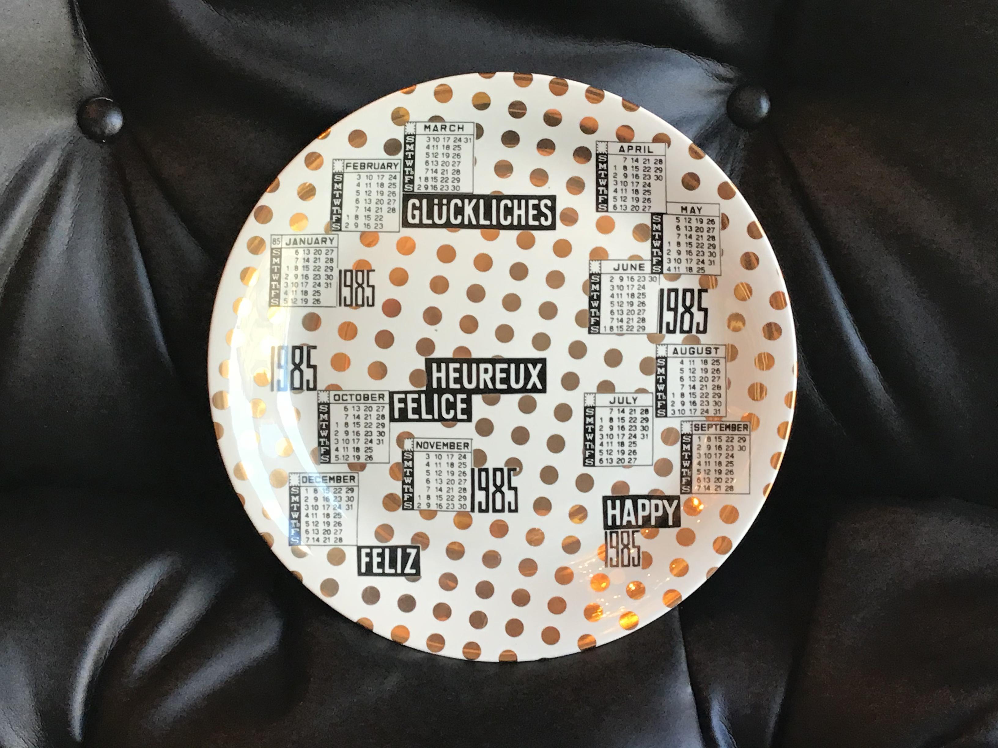 Fornasetti “N18 Piatto Calendario” Porcelain, 1985, Italy In Excellent Condition For Sale In Milano, IT