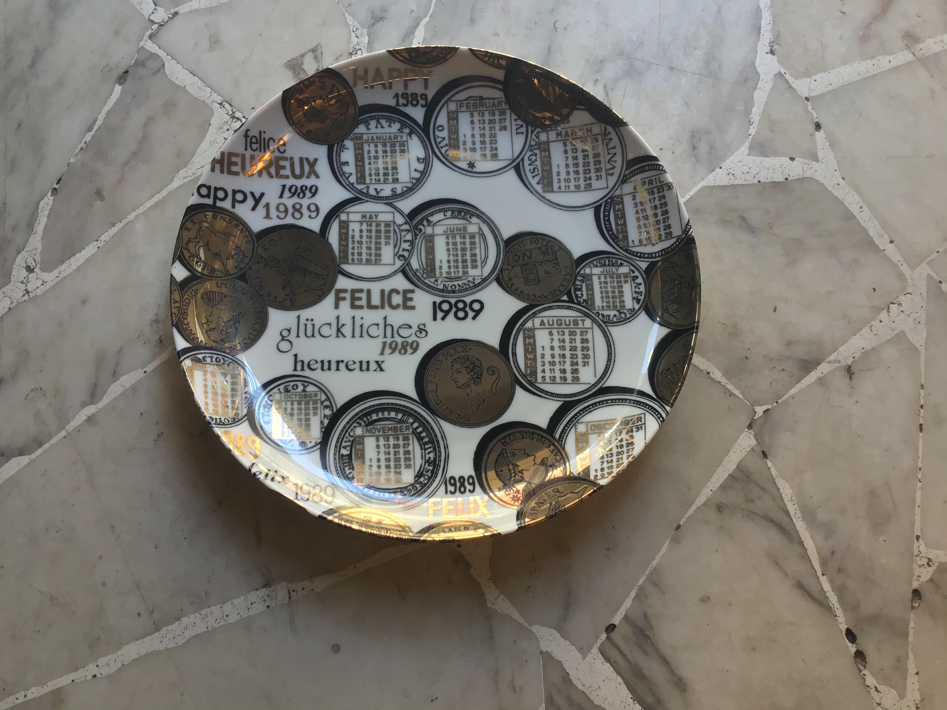 italien Fornasetti N.22 Piatto Calendario Happy 1989 Porcelaine, Italie en vente