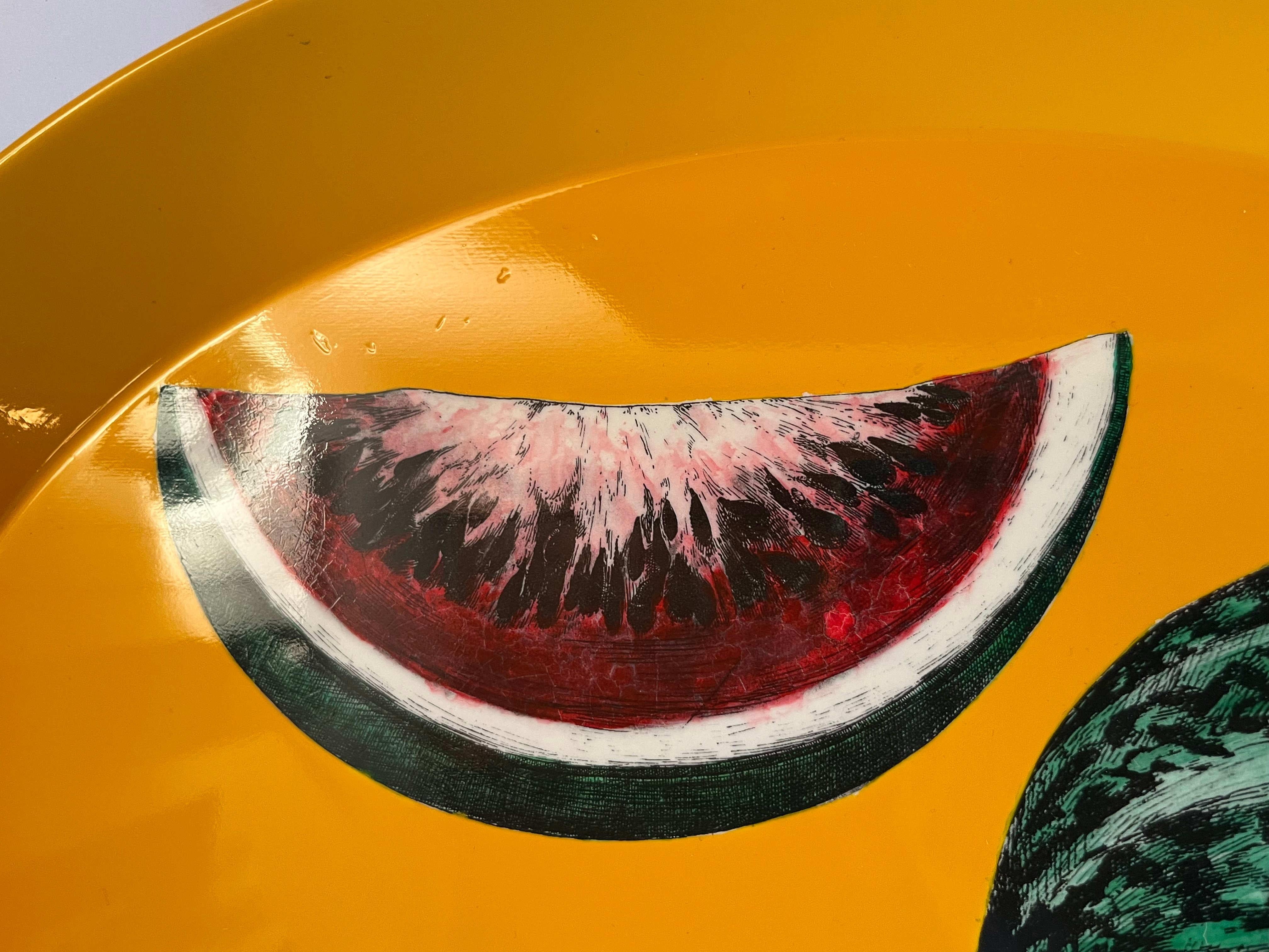 FORNASETTI Wassermelon-Ovales Metalltablett aus Metall im Zustand „Gut“ im Angebot in Los Angeles, CA