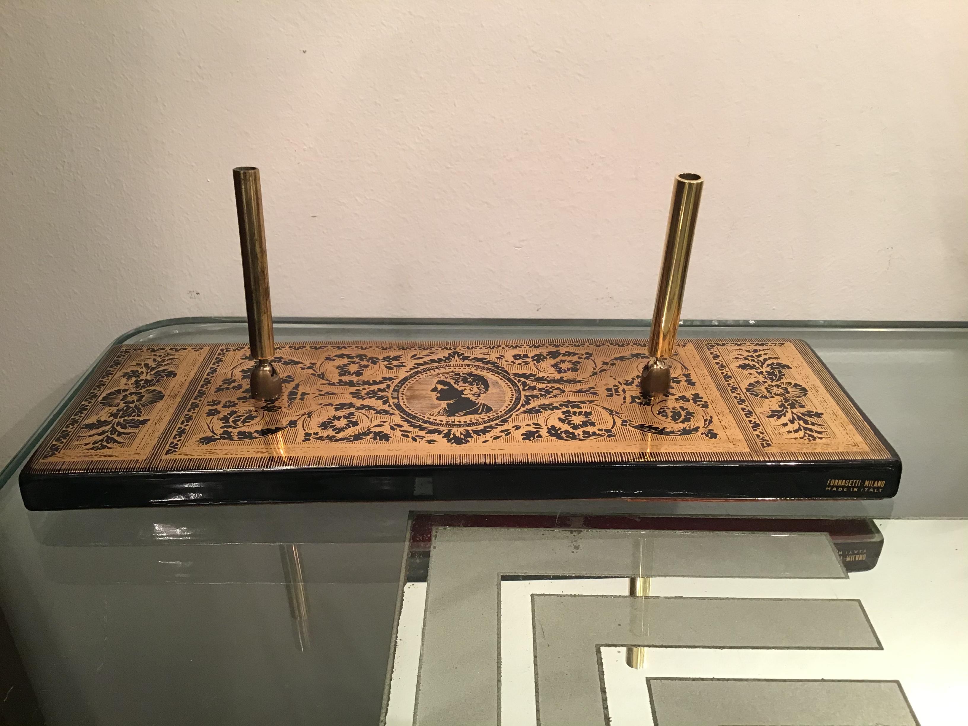 Portaplumas Fornasetti Cerámica Latón Oro, 1950, Italia en Excelente estado para la venta en Milano, IT