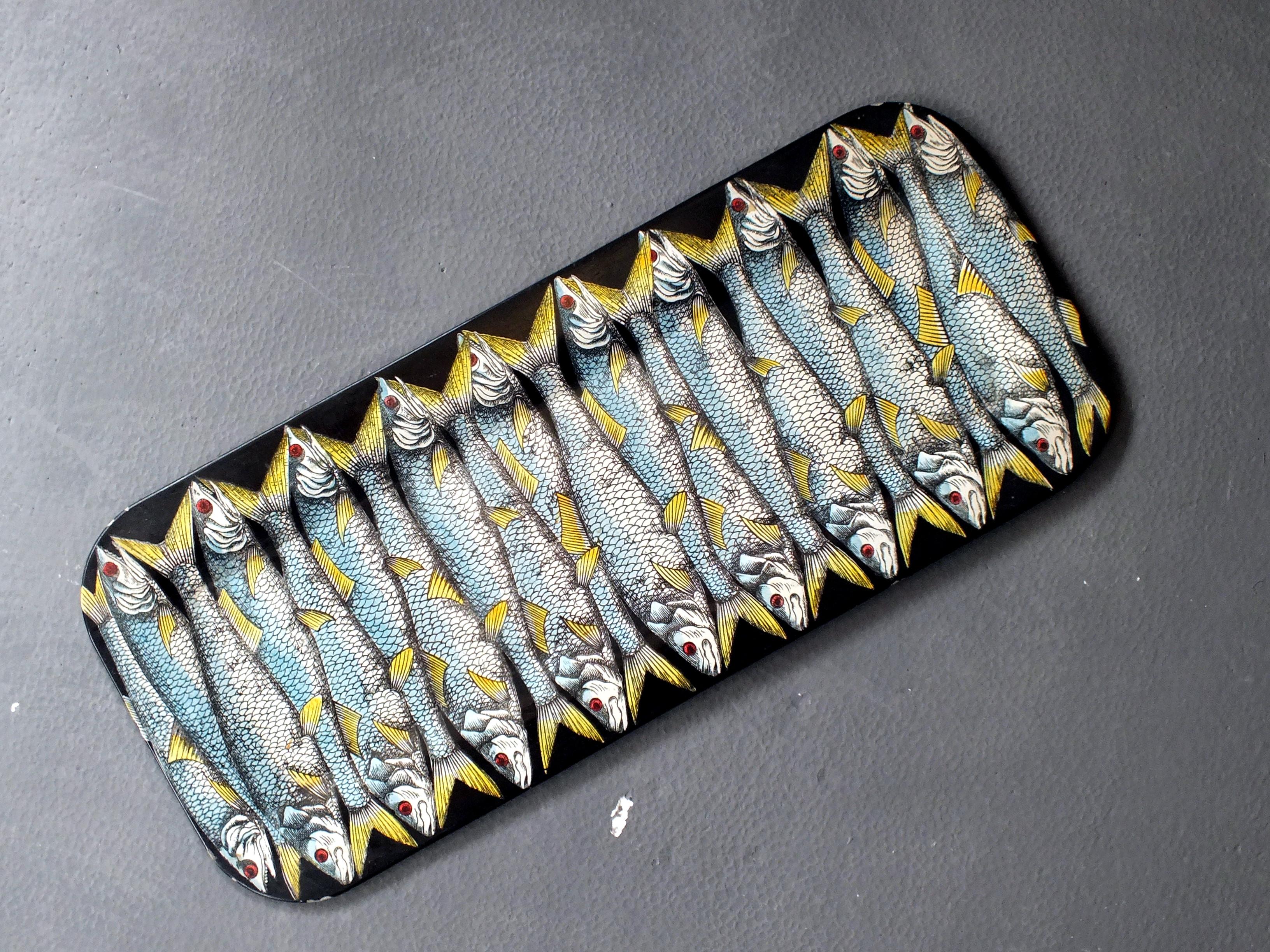 Fornasetti Piero Milan Italy in years '50 a  first original edit of lacquered tray  in metal, with printed decoration of fish. Labeled