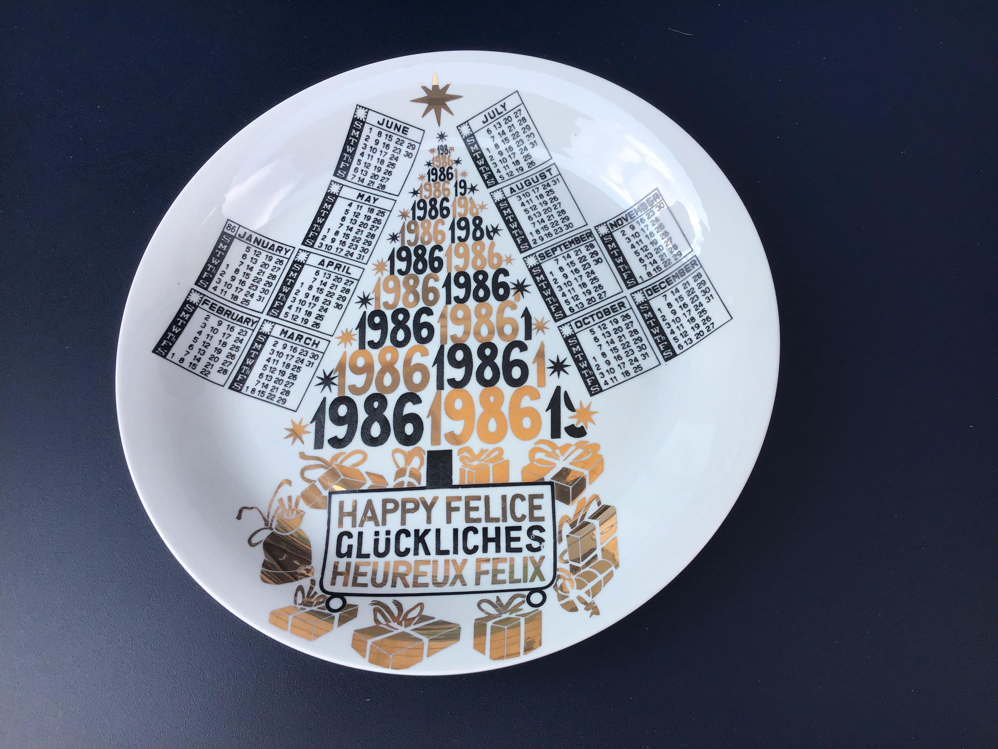 Fornasetti “Plate Calendar n 19” Porcelain, 1986, Italy In Excellent Condition In Milano, IT