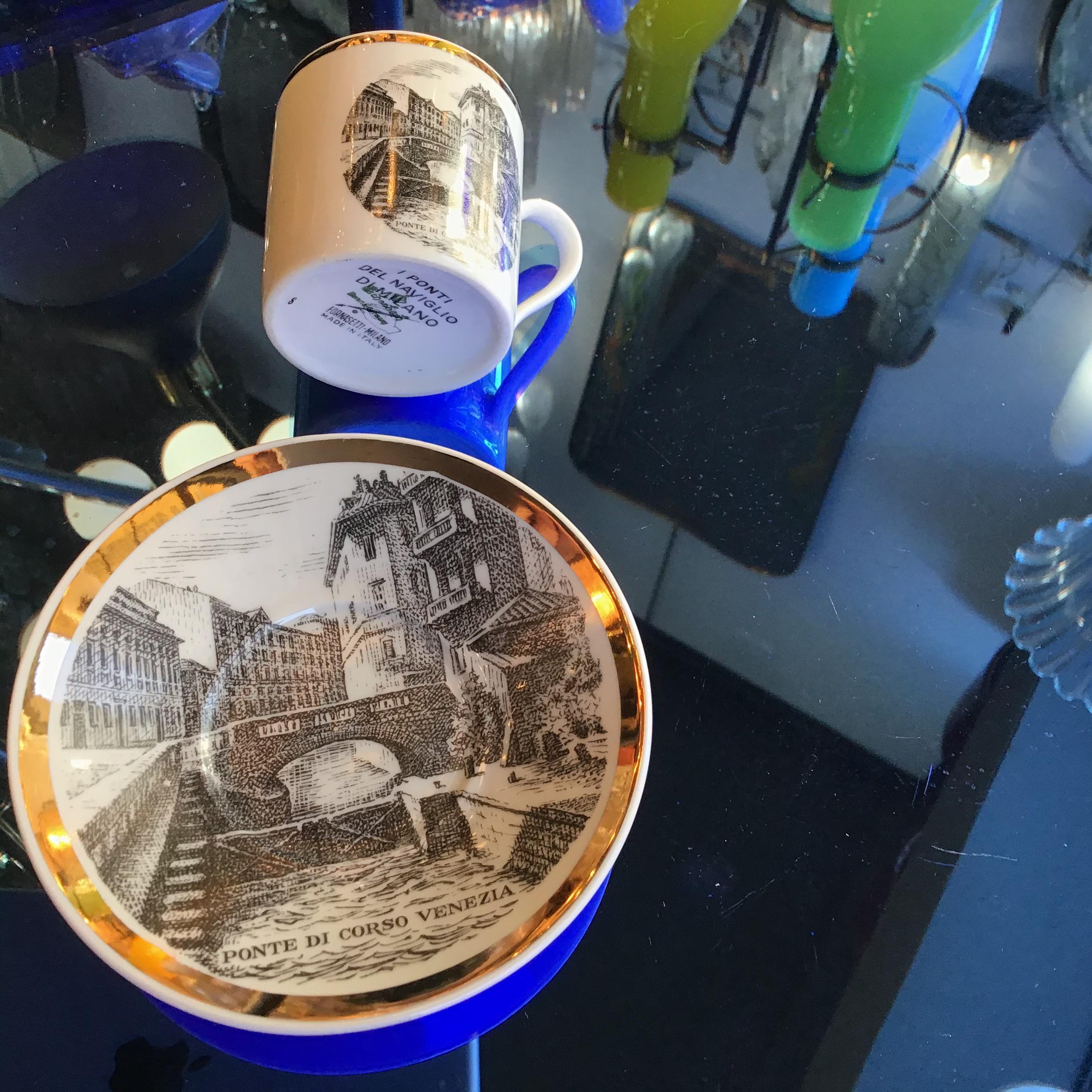 Fornasetti Porcelain Cup of Coffee Gold “Ponte Corso Venezia”, 1950 In Excellent Condition For Sale In Milano, IT