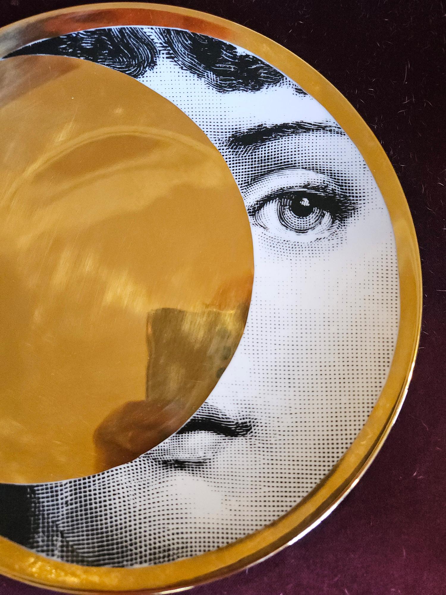 Contemporary Fornasetti Porcelain Plate, Tema e Variazioni, Pattern No. 39 Atelier Fornasetti For Sale