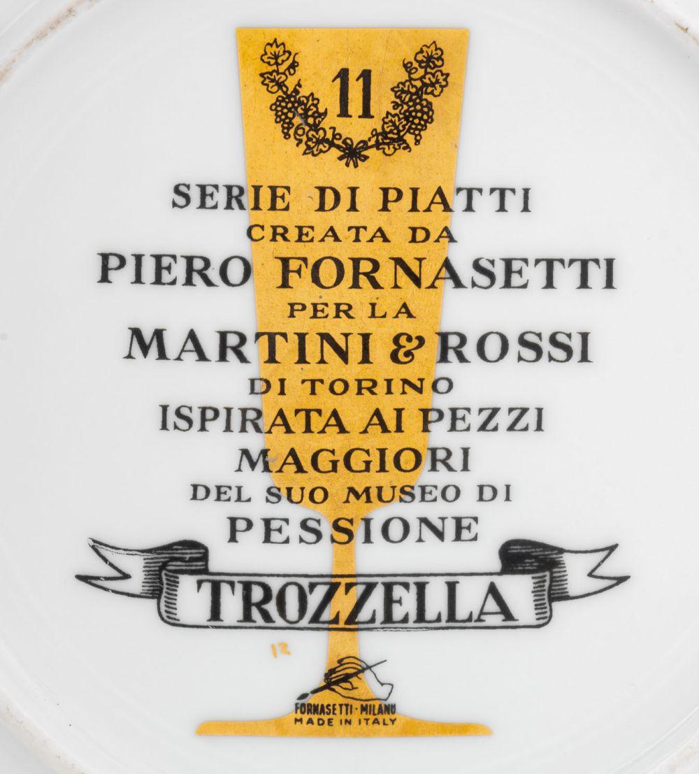 Fornasetti Porcelain Tableware, 3 Pcs. (Vergoldet) im Angebot