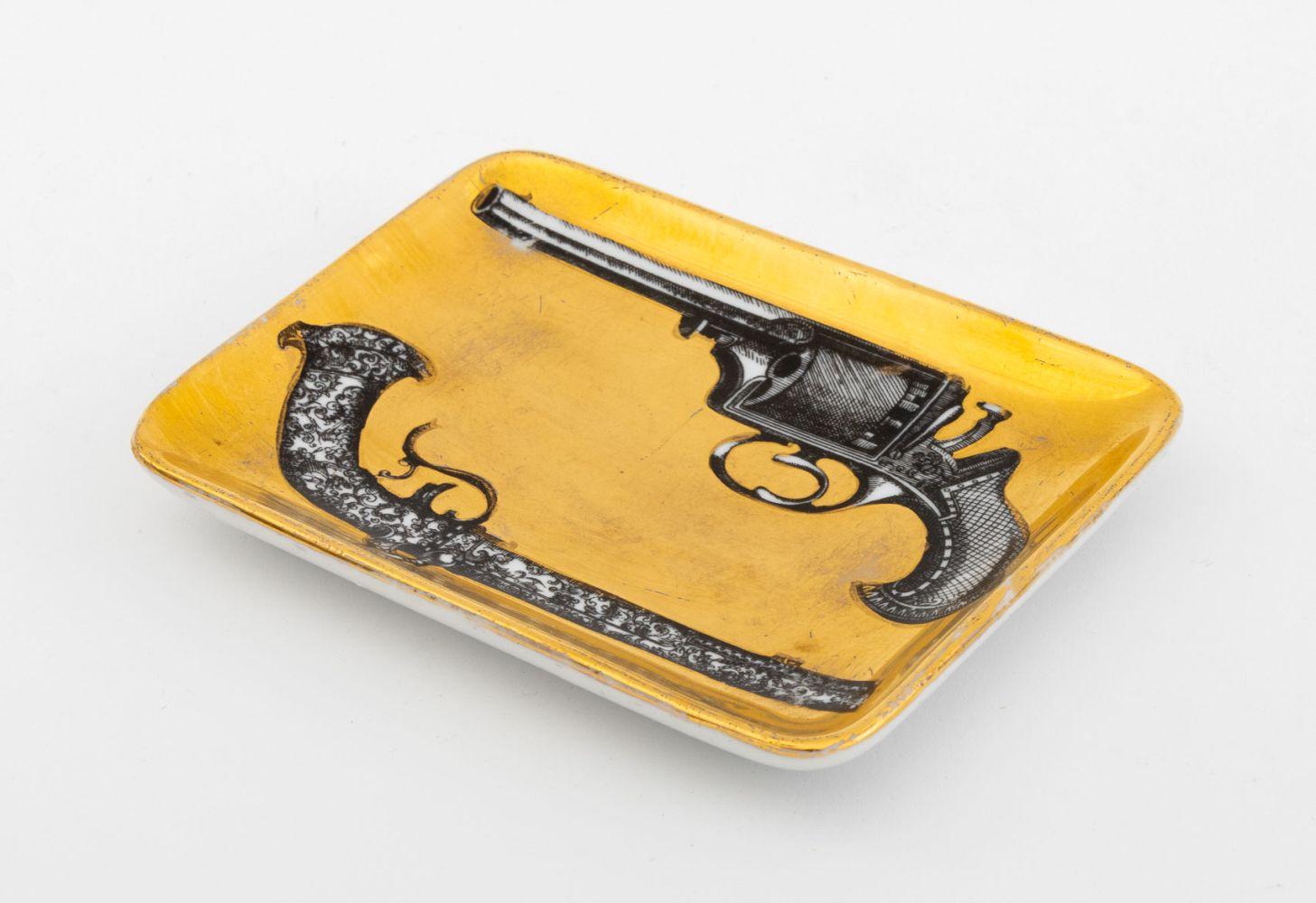 Fornasetti Porcelain Tableware, 3 Pcs. (20. Jahrhundert) im Angebot