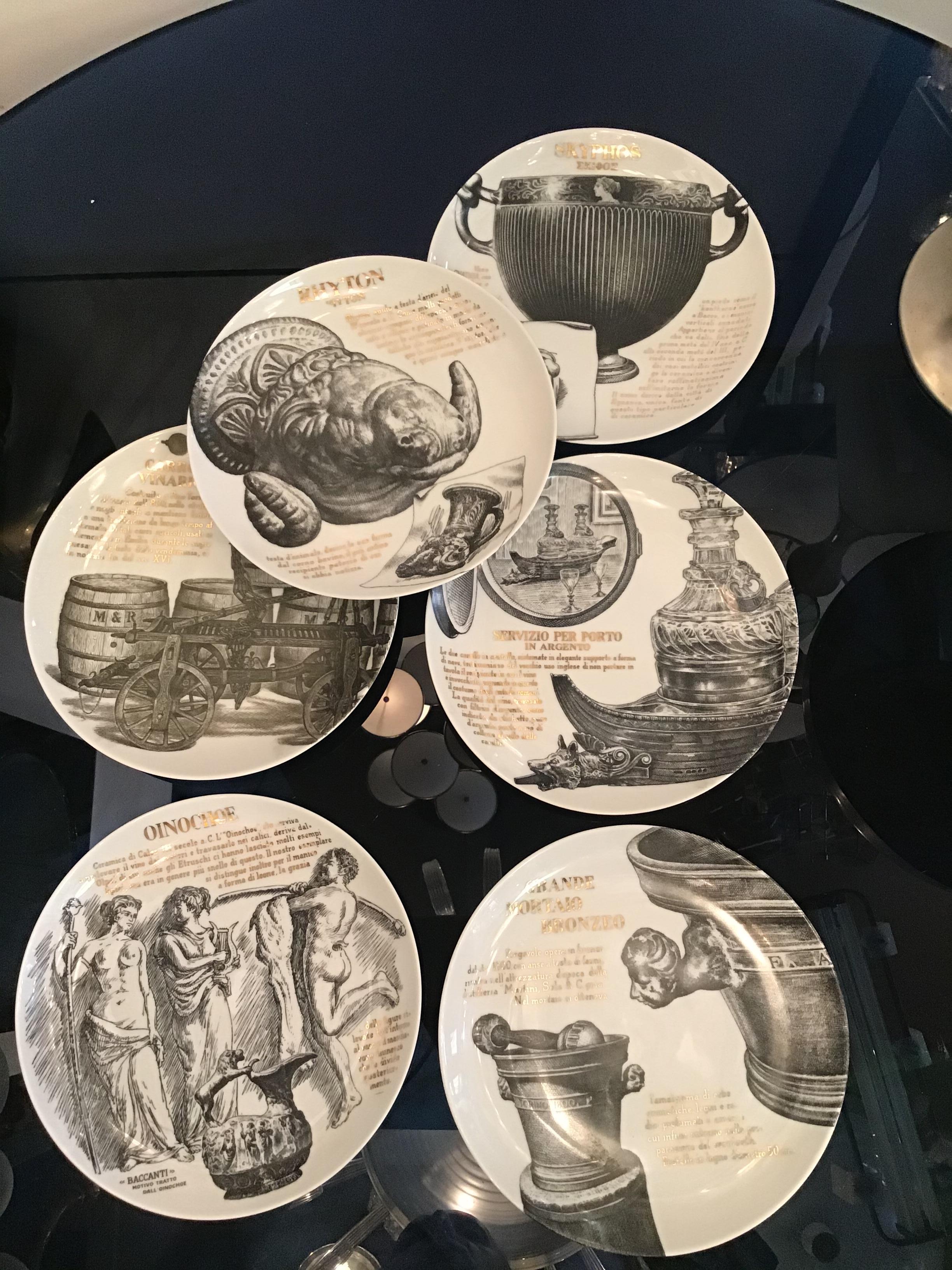 Fornasetti Set of 6 Plates for Martini and Rossi Porcelain, 1970, Italy In Excellent Condition For Sale In Milano, IT