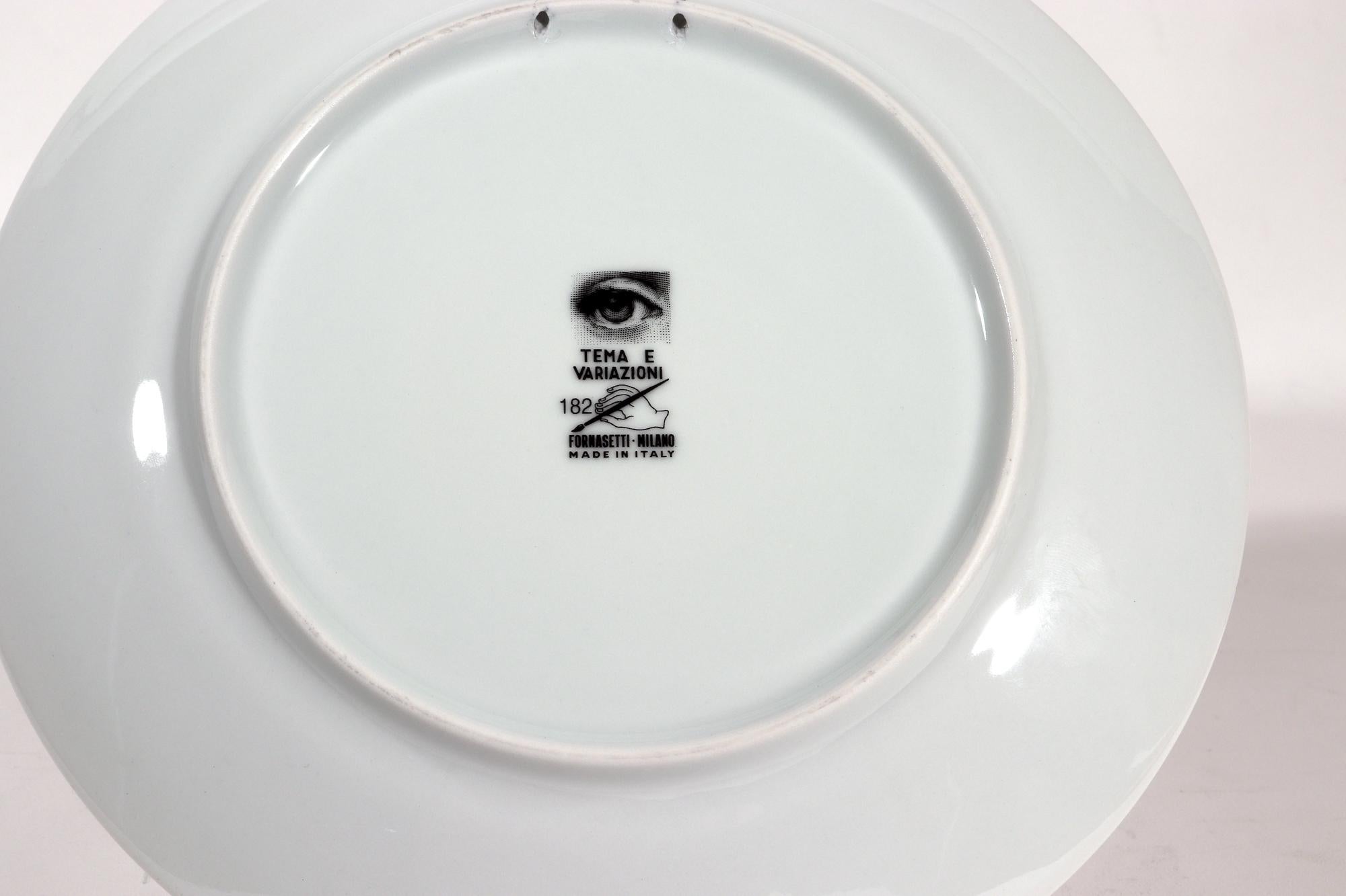 XXIe siècle et contemporain Assiette en porcelaine Fornasetti Themes & Variations, n° 182 avec boîte d'origine