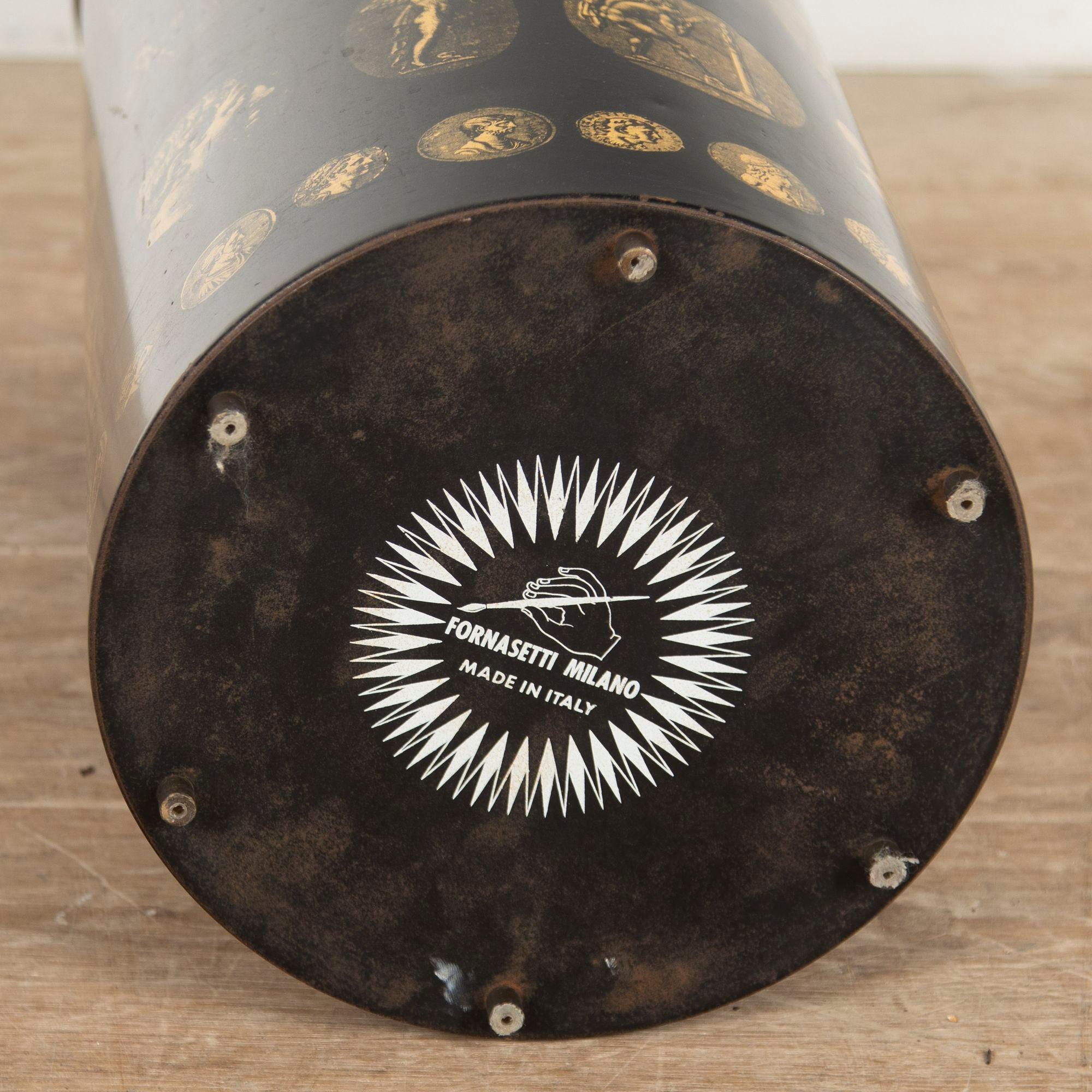 20ième siècle Fornasetti Porte-parapluie en vente