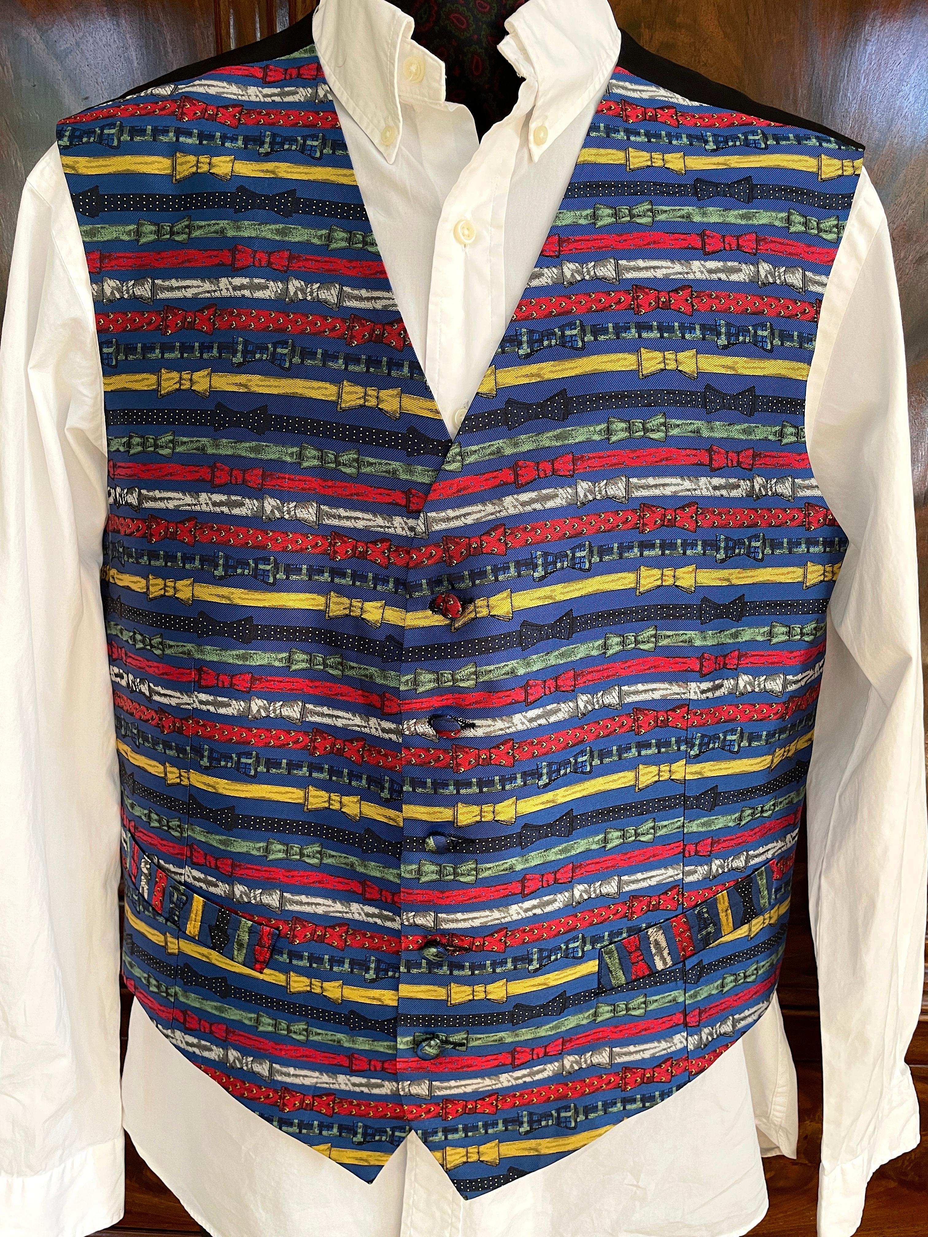 Fornasetti Vintage Mens Silk Vest with Bow Tie Pattern
 Sz L , runs large
Chest 46