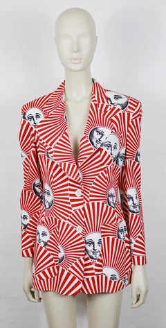 Blazer vintage de Fornasetti con estampado «Sunburst» en rojo y blanco y motivos de caras