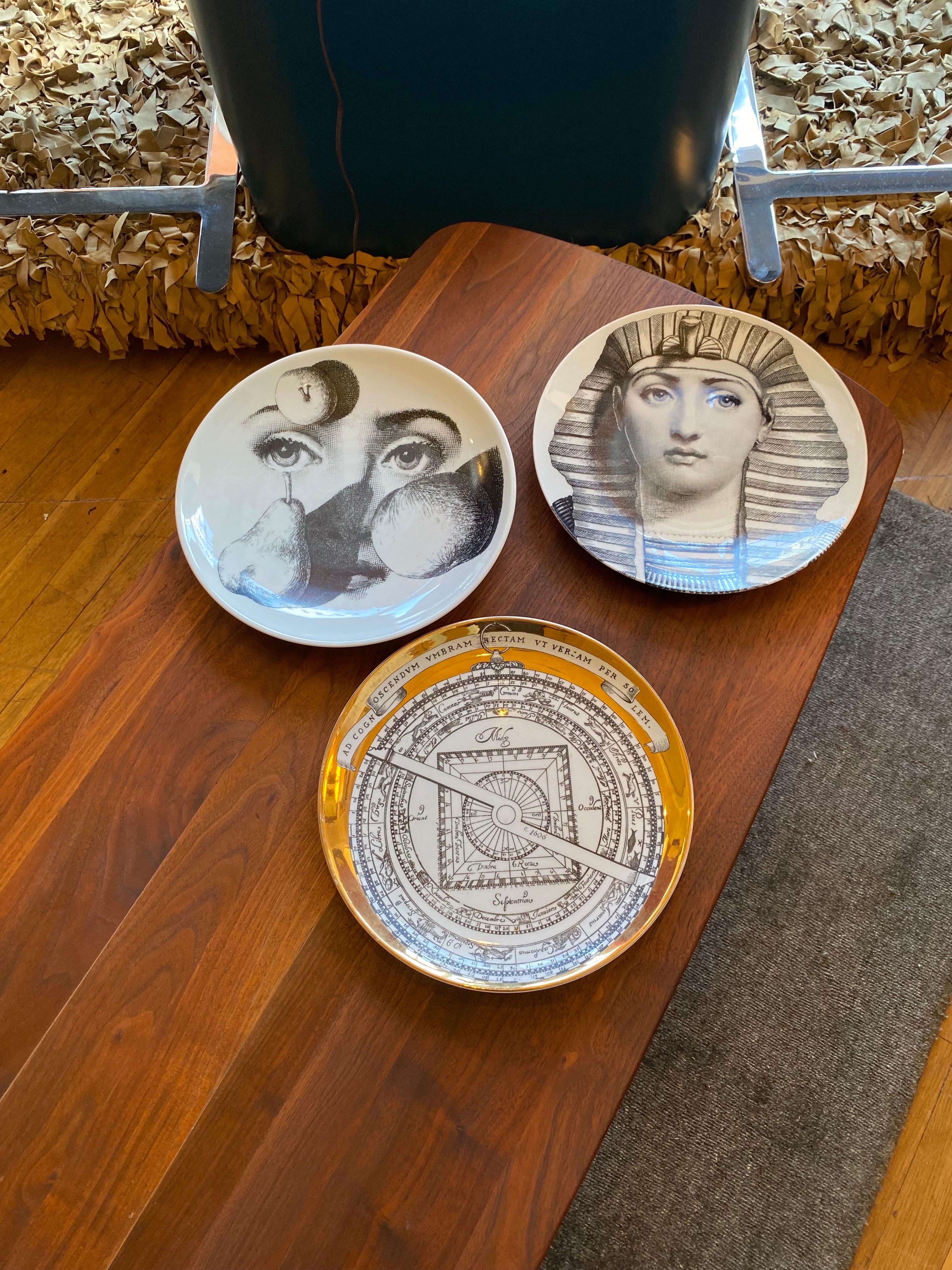Porcelaine Fornasetti Plaque murale Tema E Variazioni N. 221 en vente