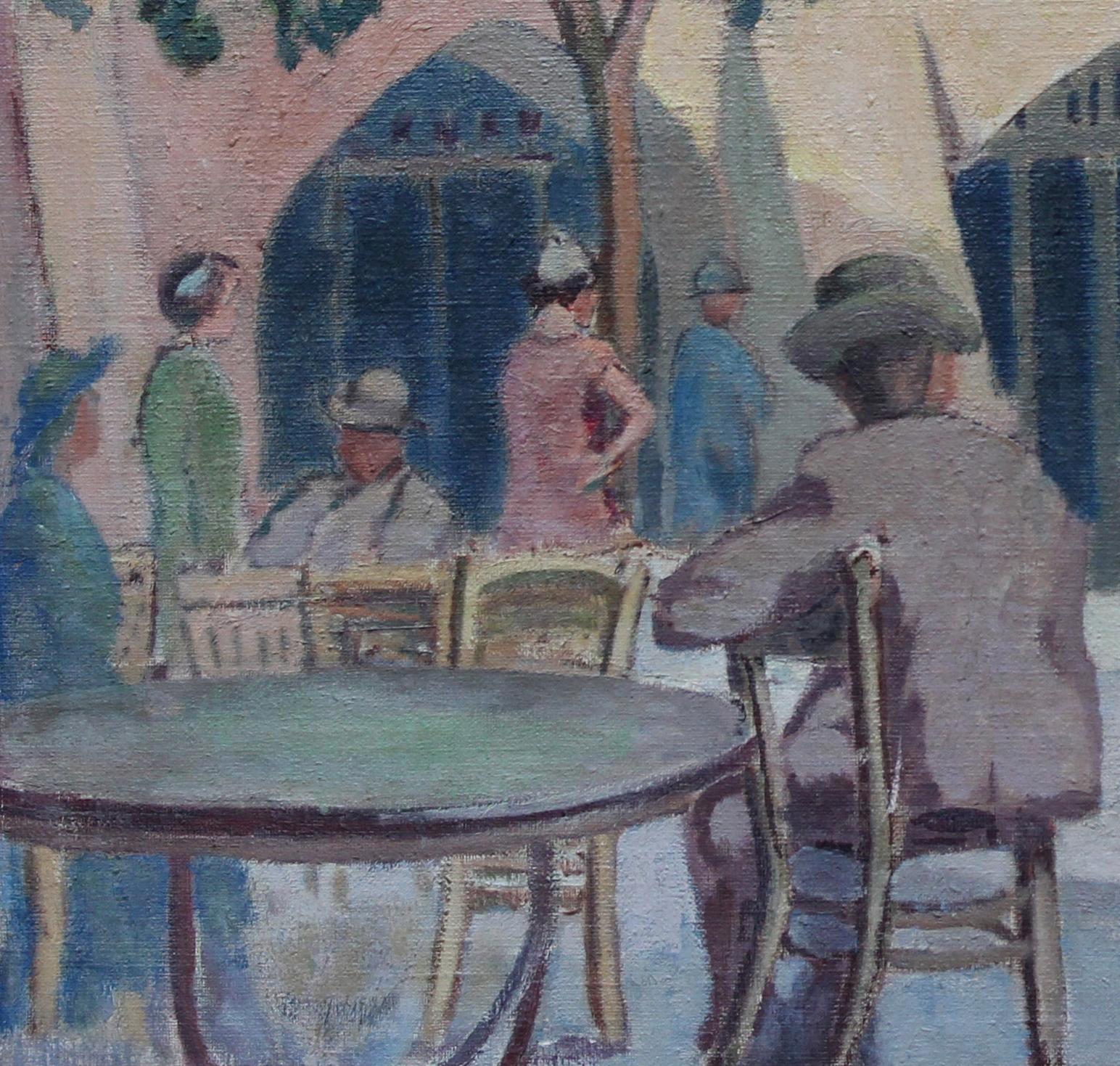 Ein hervorragendes postimpressionistisches Werk des britischen Künstlers Forrest Hewit in Öl auf Leinwand. Dieses lebendige Werk zeigt eine Café-Szene im Freien unter Bäumen, mit einem Dutzend Figuren, die an Tischen sitzen oder stehen. Sie stammt