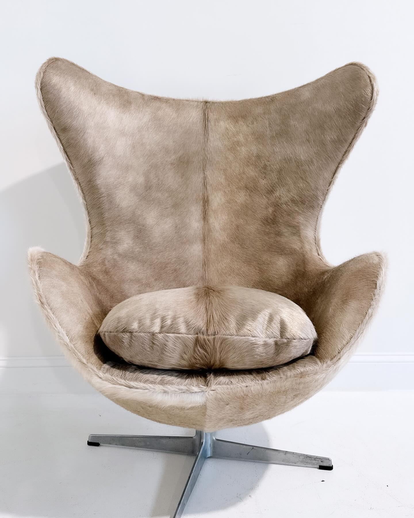 Scandinavian Modern Forsyth Arne Jacobsen Egg Chair and Ottoman in Brazilian Cowhide