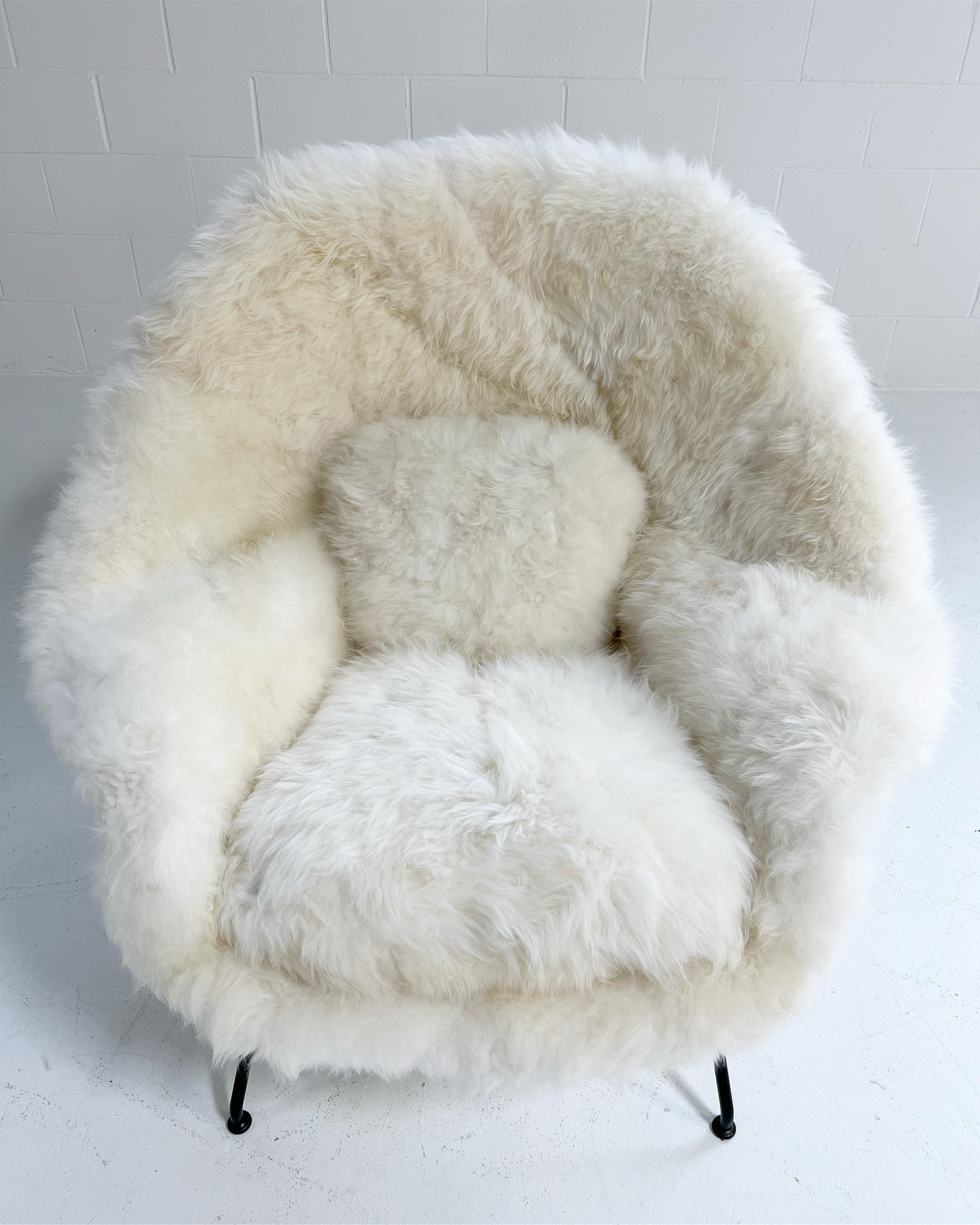 Forsyth Bespoke Eero Saarinen Womb Chair and Ottoman in Natural Cashmere For Sale 6
