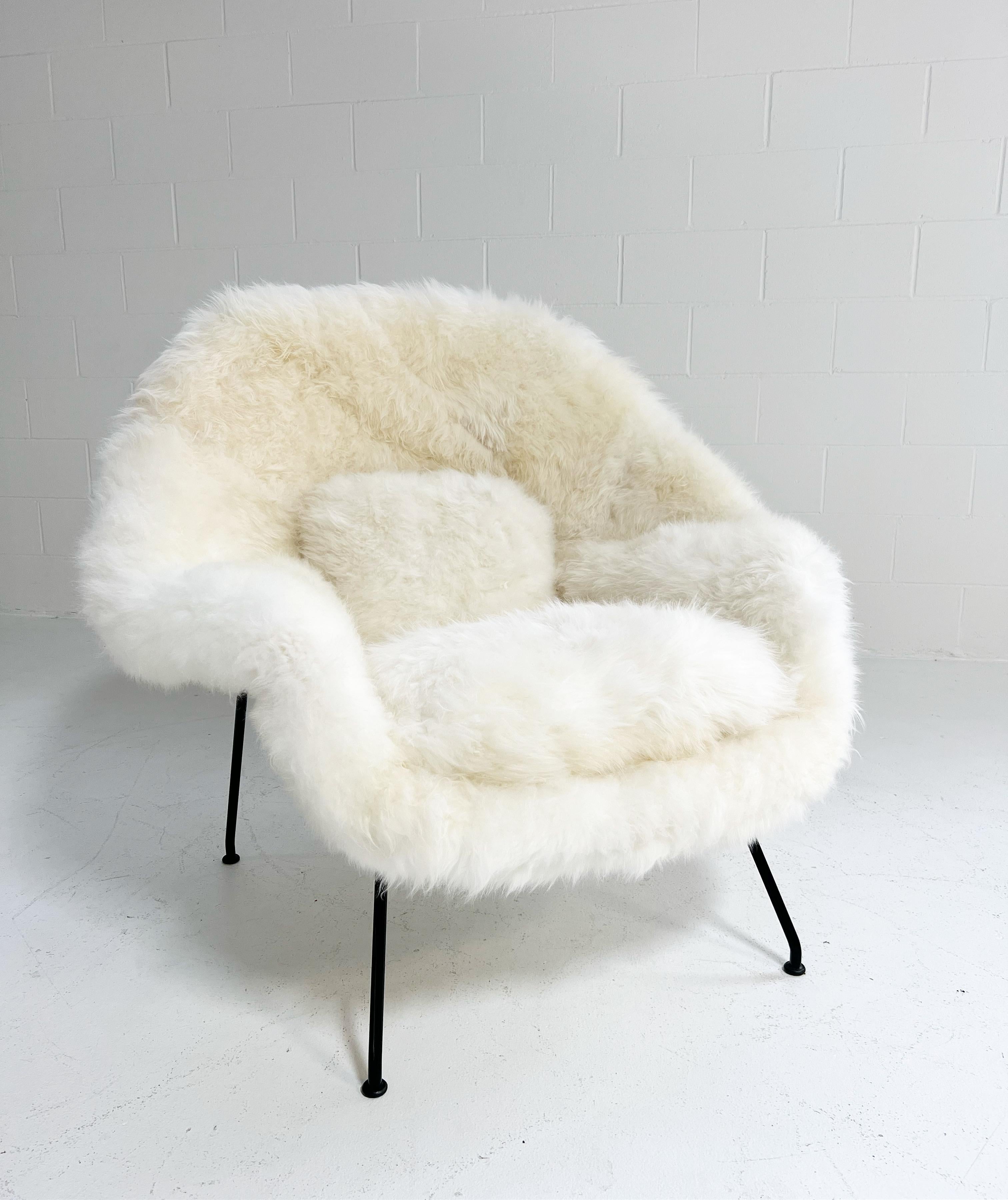 Forsyth Bespoke Eero Saarinen Womb Chair and Ottoman in Natural Cashmere For Sale 10