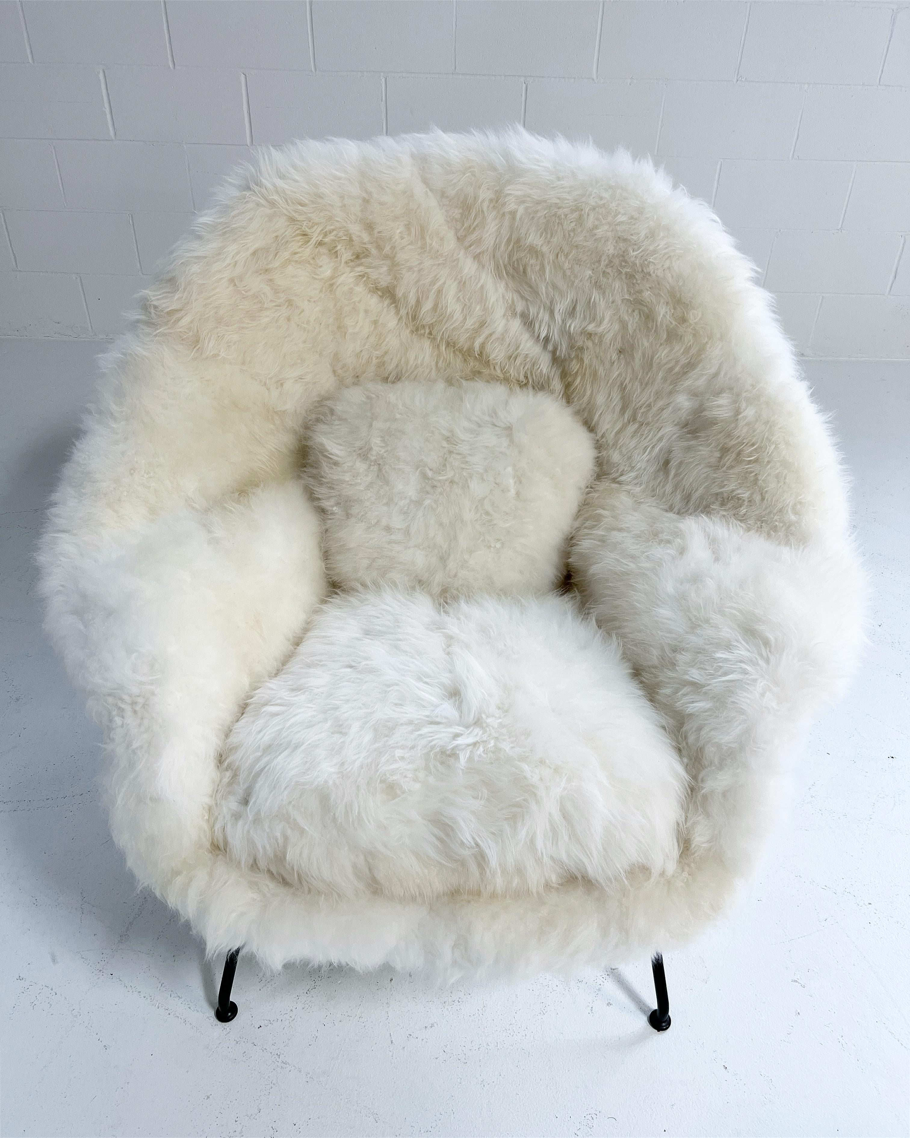 Forsyth Bespoke Eero Saarinen Womb Chair and Ottoman in Natural Cashmere In Good Condition For Sale In SAINT LOUIS, MO