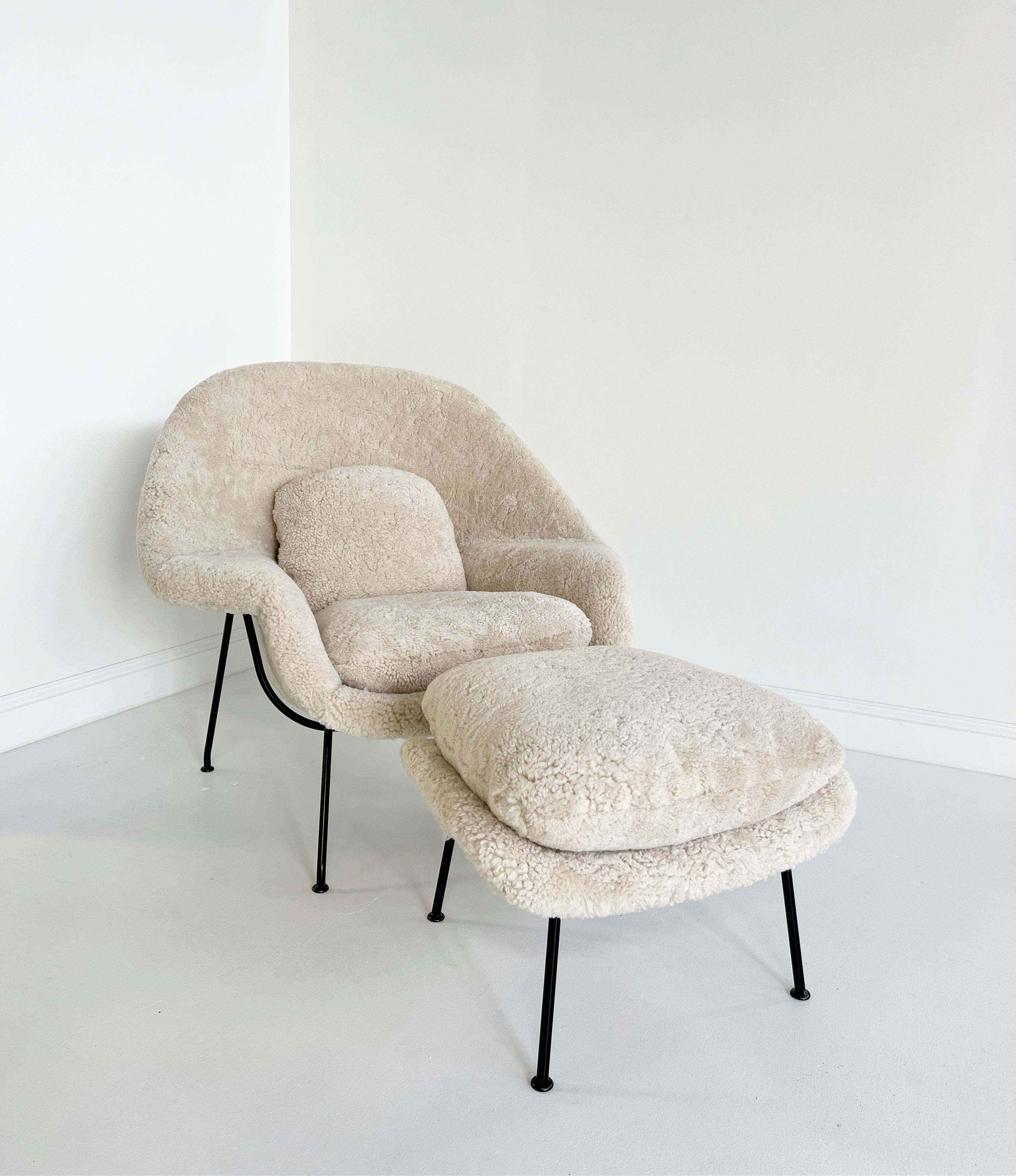 Forsyth Bespoke Eero Saarinen Womb Chair and Ottoman in Shearling In Excellent Condition For Sale In SAINT LOUIS, MO