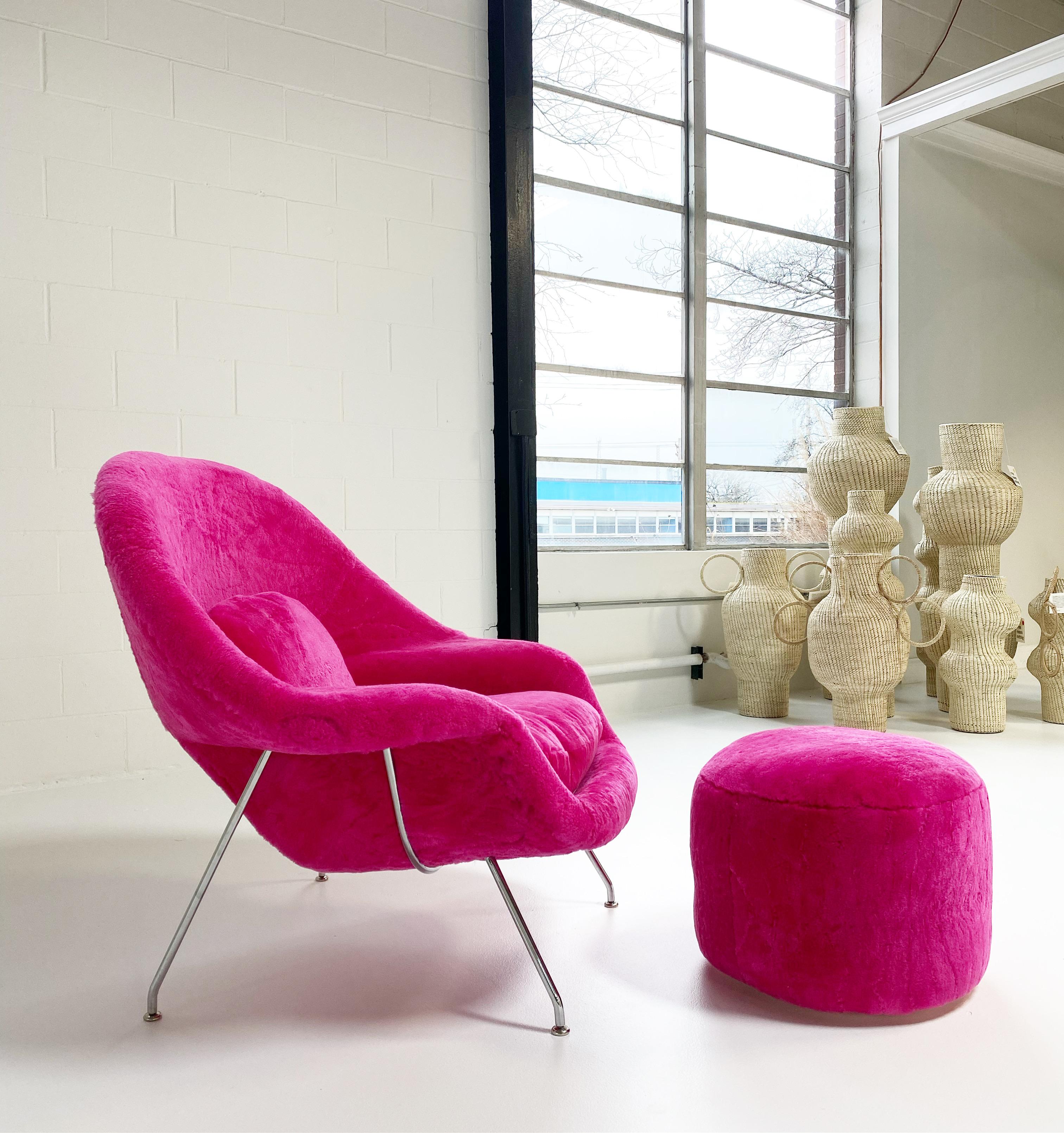 Forsyth Bespoke Eero Saarinen Womb Chair und Pouf Ottoman aus Patagonia Shearling im Zustand „Hervorragend“ im Angebot in SAINT LOUIS, MO
