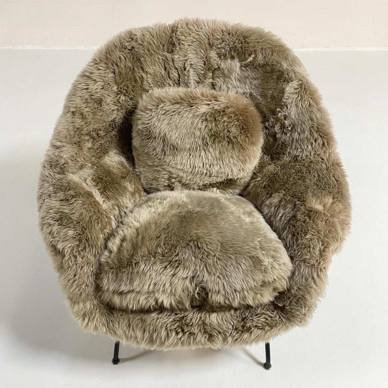 Forsyth Bespoke Womb Chair and Ottoman in New Zealand Sheepskin, Smokey Taupe For Sale 2