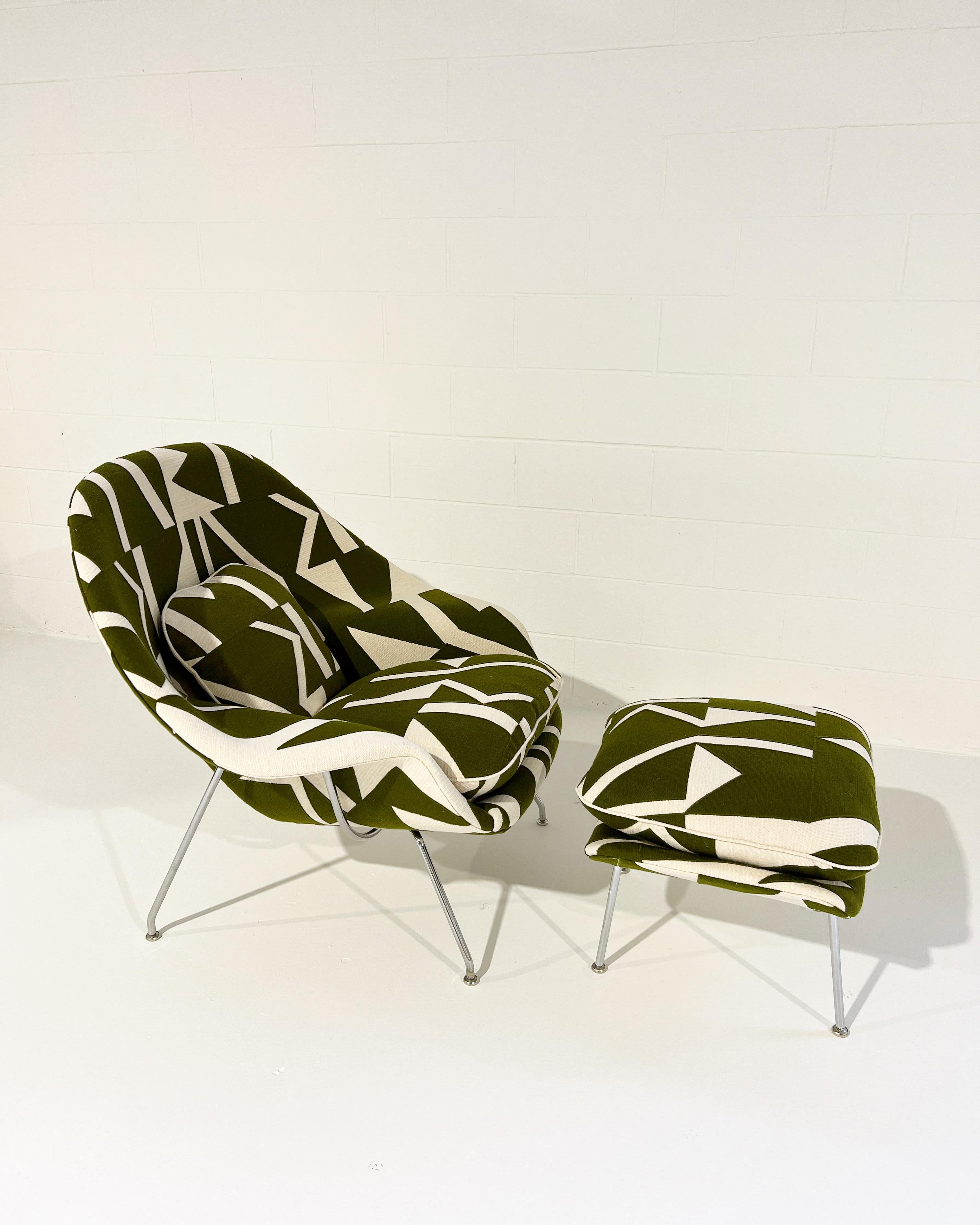 Womb Chair und Ottomane aus Pierre Frey 'Wokabi'-Stoff, Eero Saarinen (Moderne der Mitte des Jahrhunderts) im Angebot