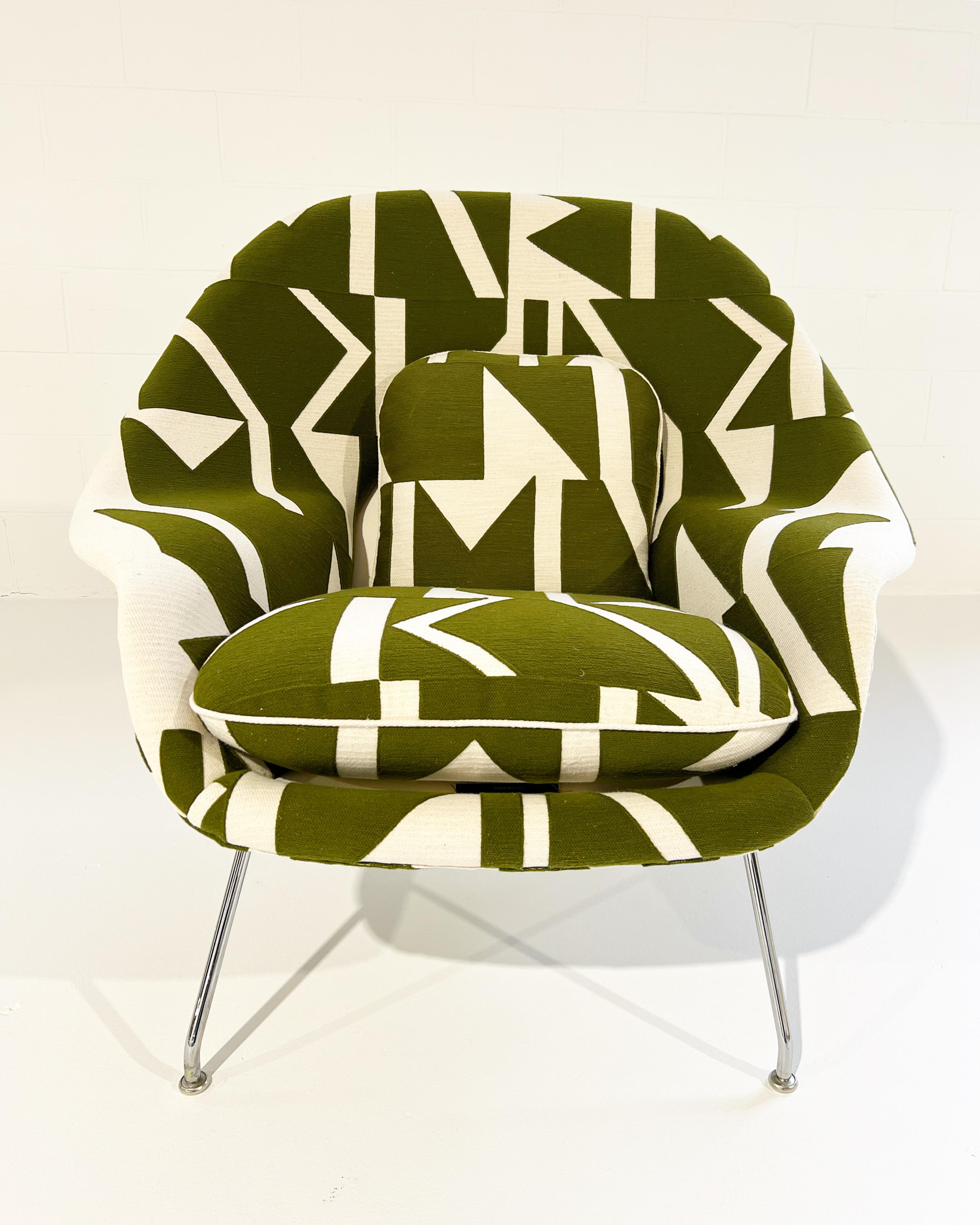 Womb Chair und Ottomane aus Pierre Frey 'Wokabi'-Stoff, Eero Saarinen (20. Jahrhundert) im Angebot