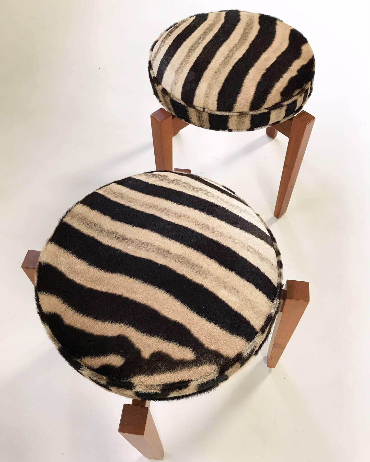Jens Risom for Ralph Pucci Glasshouse Bench Stools in Zebra Hide, Pair In Excellent Condition In SAINT LOUIS, MO