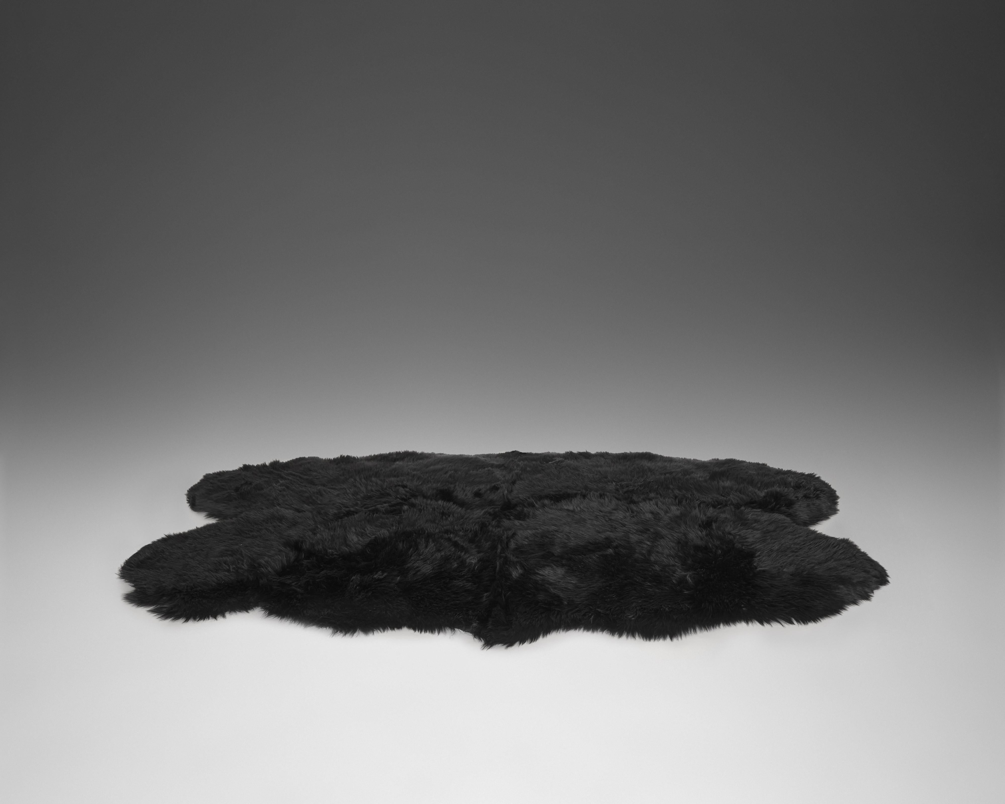 Forsyth New Zealand Sheepskin Quad Rug, Black In New Condition For Sale In SAINT LOUIS, MO
