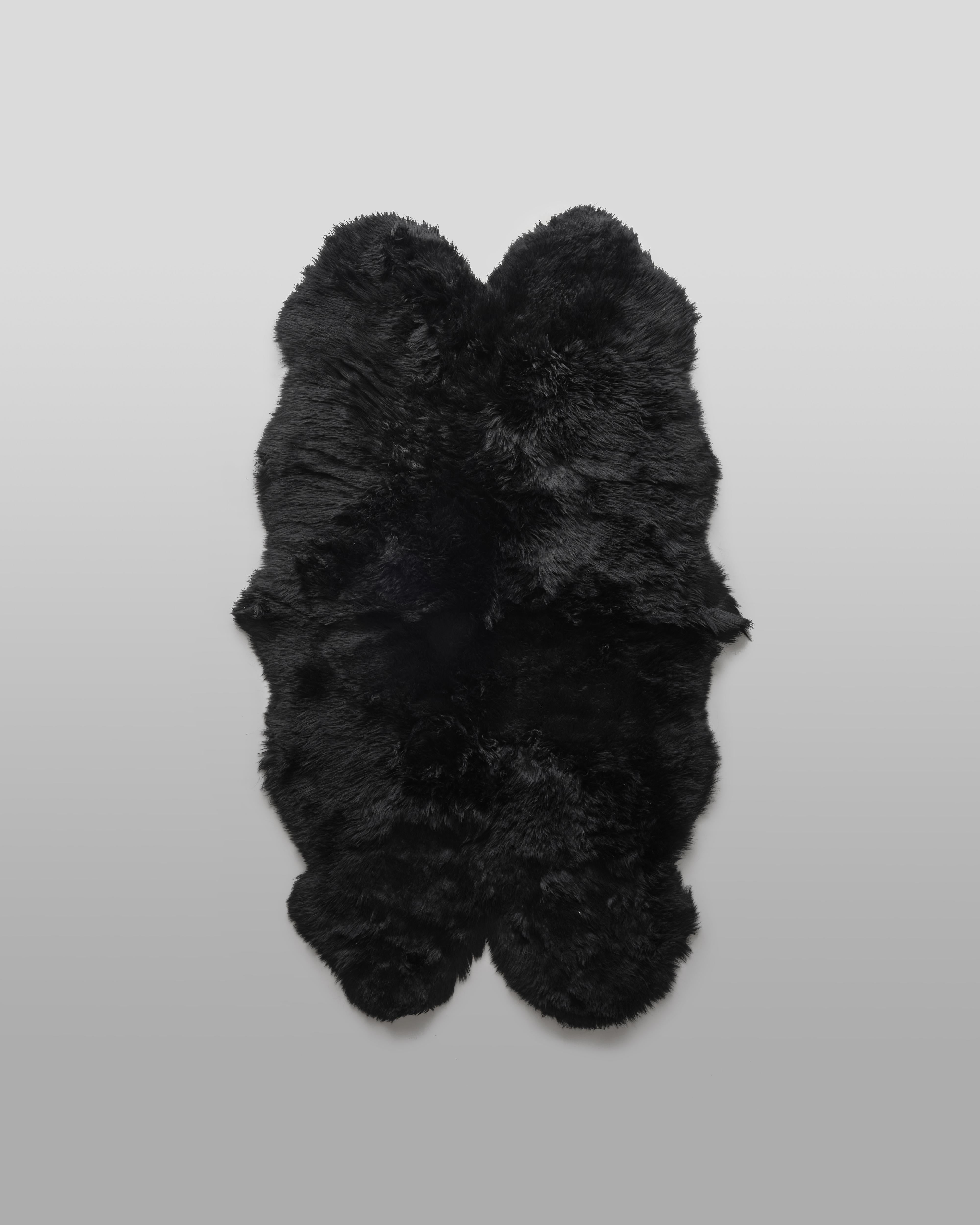 Contemporary Forsyth New Zealand Sheepskin Quad Rug, Black For Sale