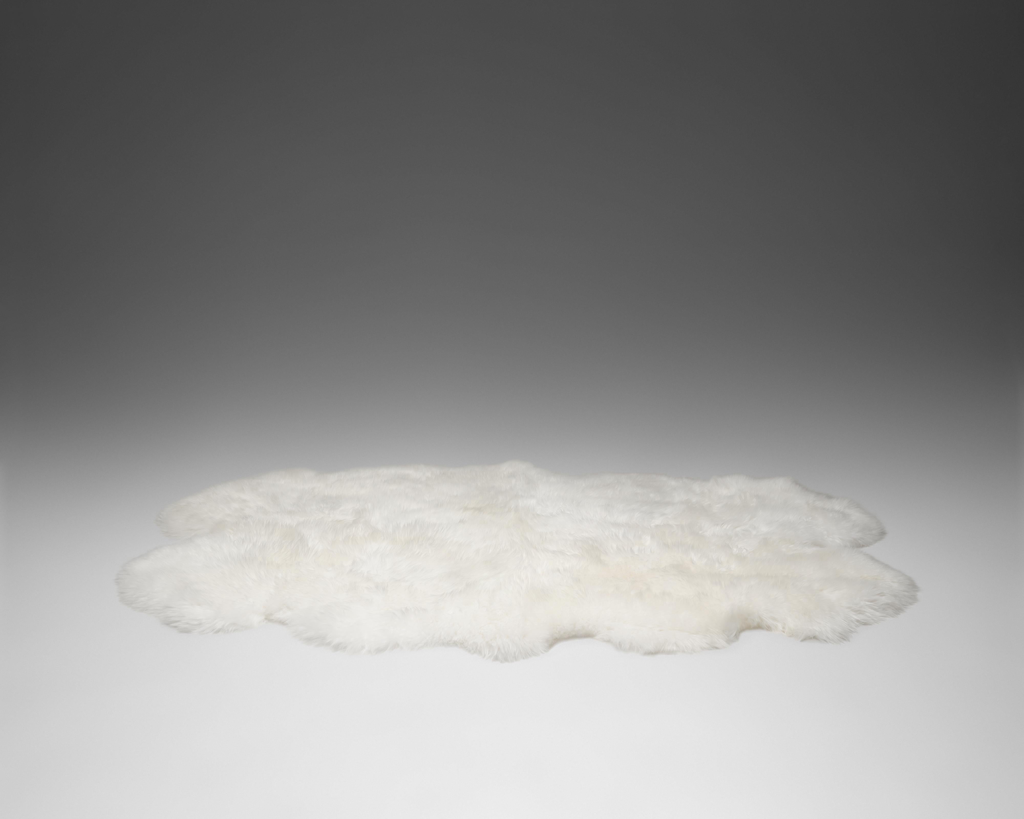 Forsyth New Zealand Sheepskin Quad Rug, Ivory In New Condition For Sale In SAINT LOUIS, MO